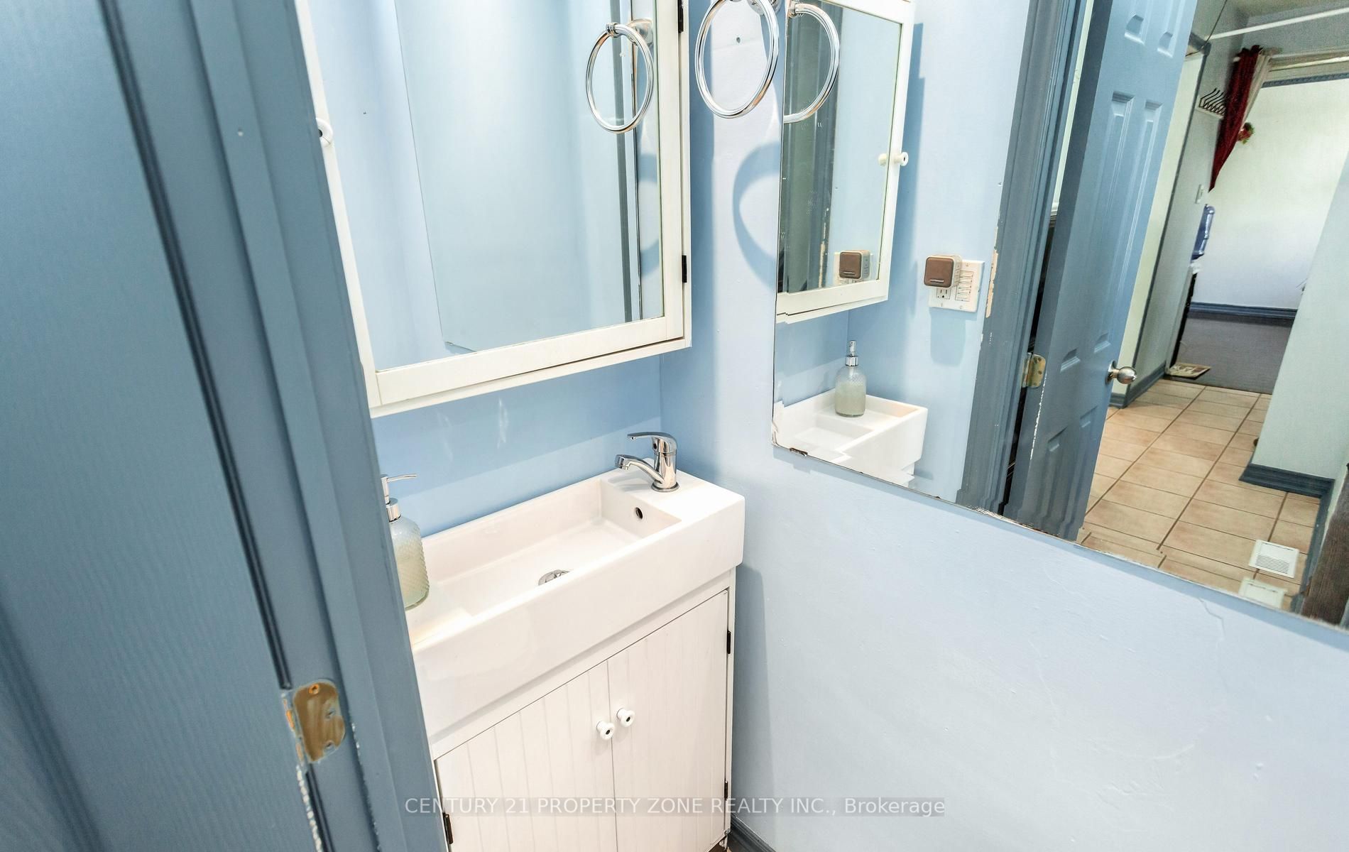 17 Hillbank Trail Property Photo 18