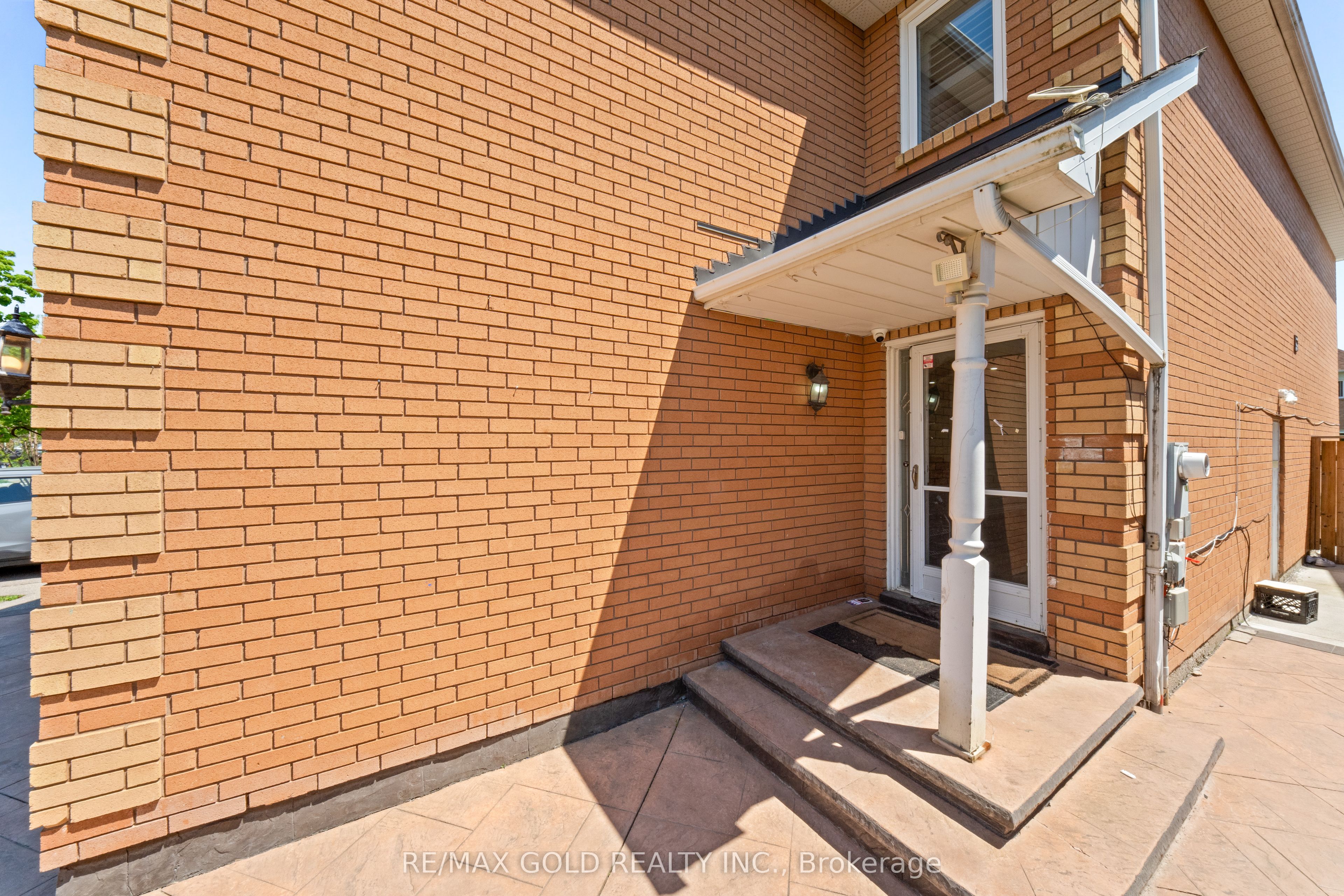 31 Ravenscliffe Court Property Photo 3