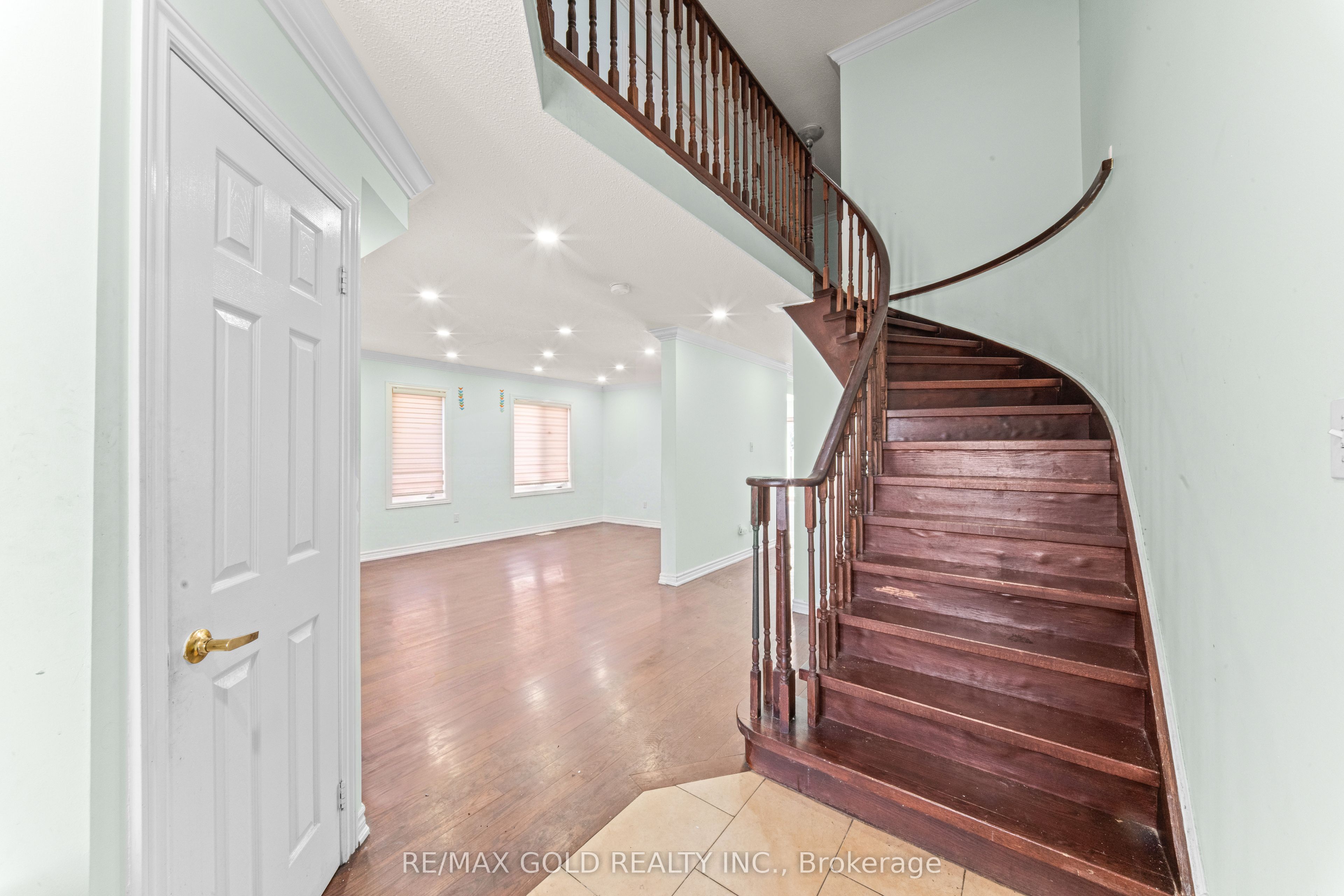 31 Ravenscliffe Court Property Photo 5