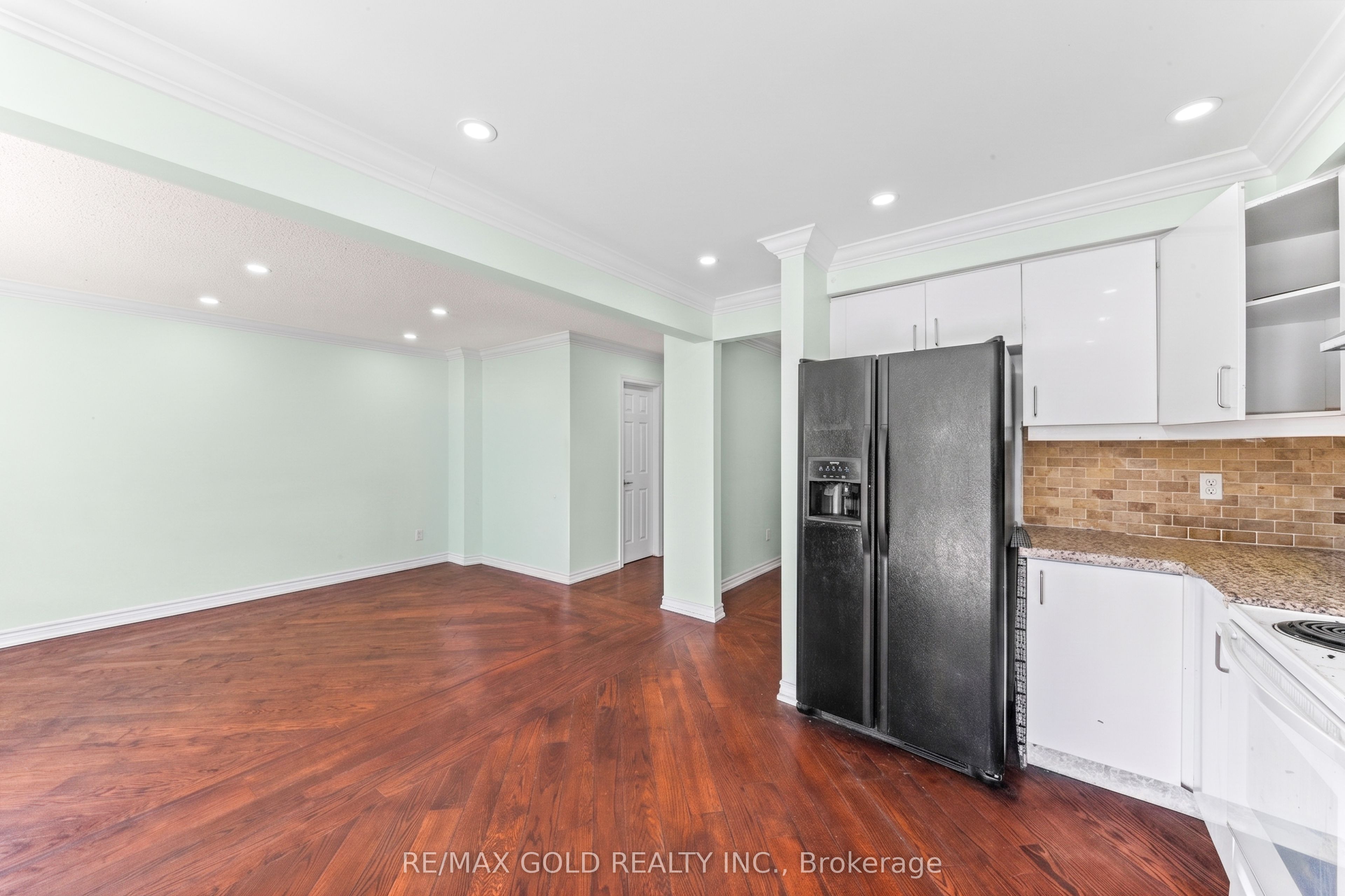 31 Ravenscliffe Court Property Photo 13
