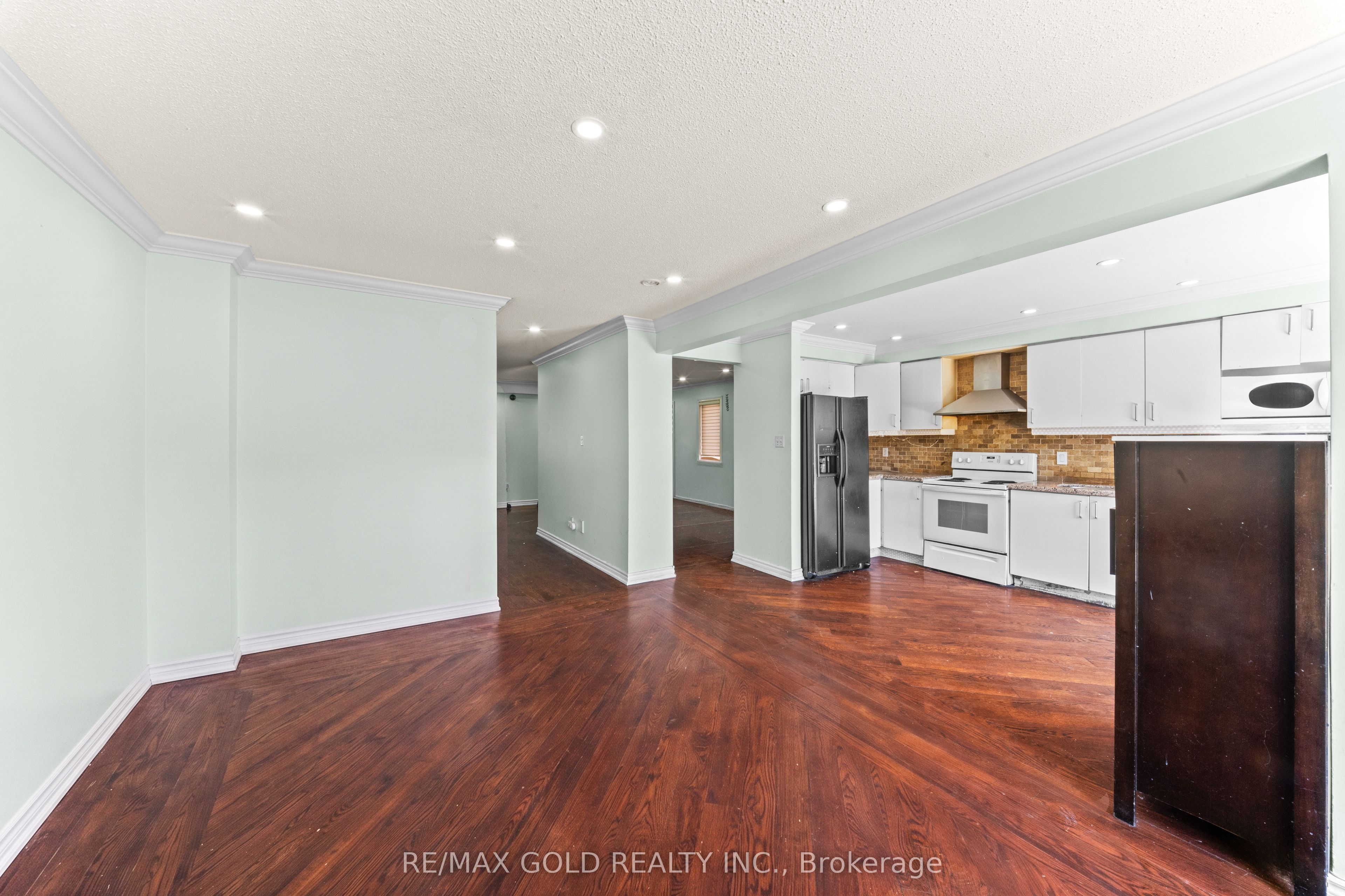 31 Ravenscliffe Court Property Photo 14