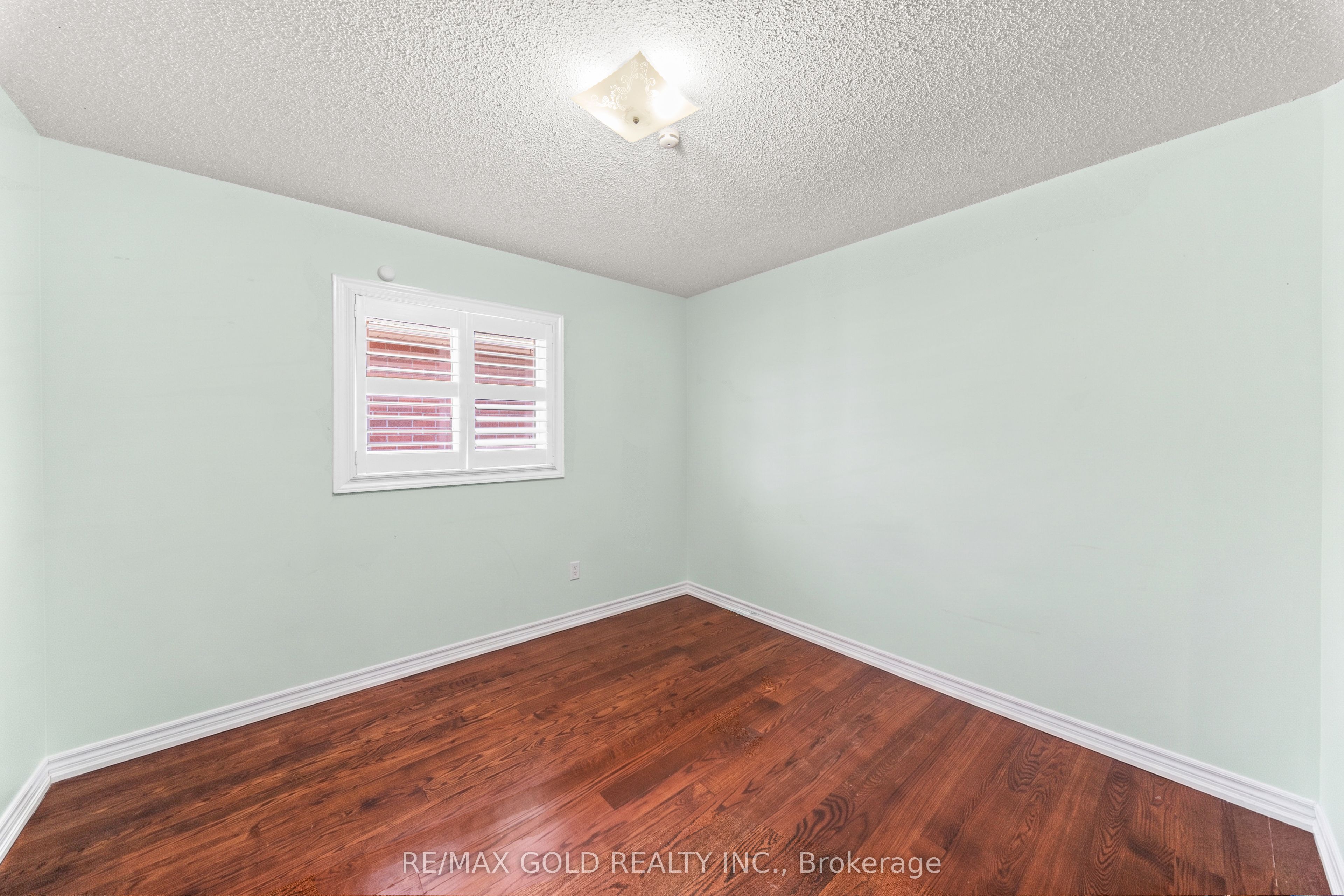 31 Ravenscliffe Court Property Photo 20