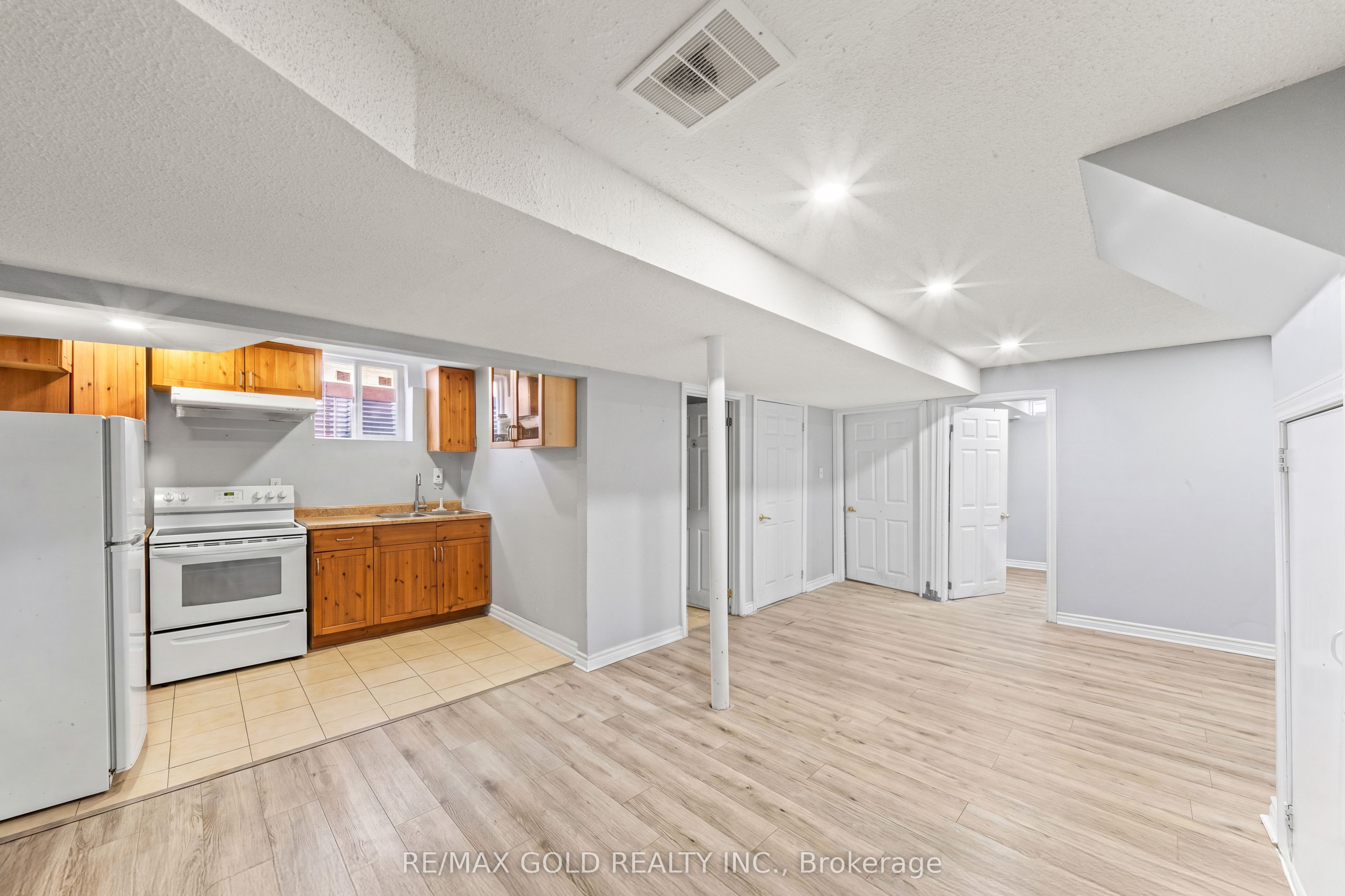 31 Ravenscliffe Court Property Photo 25