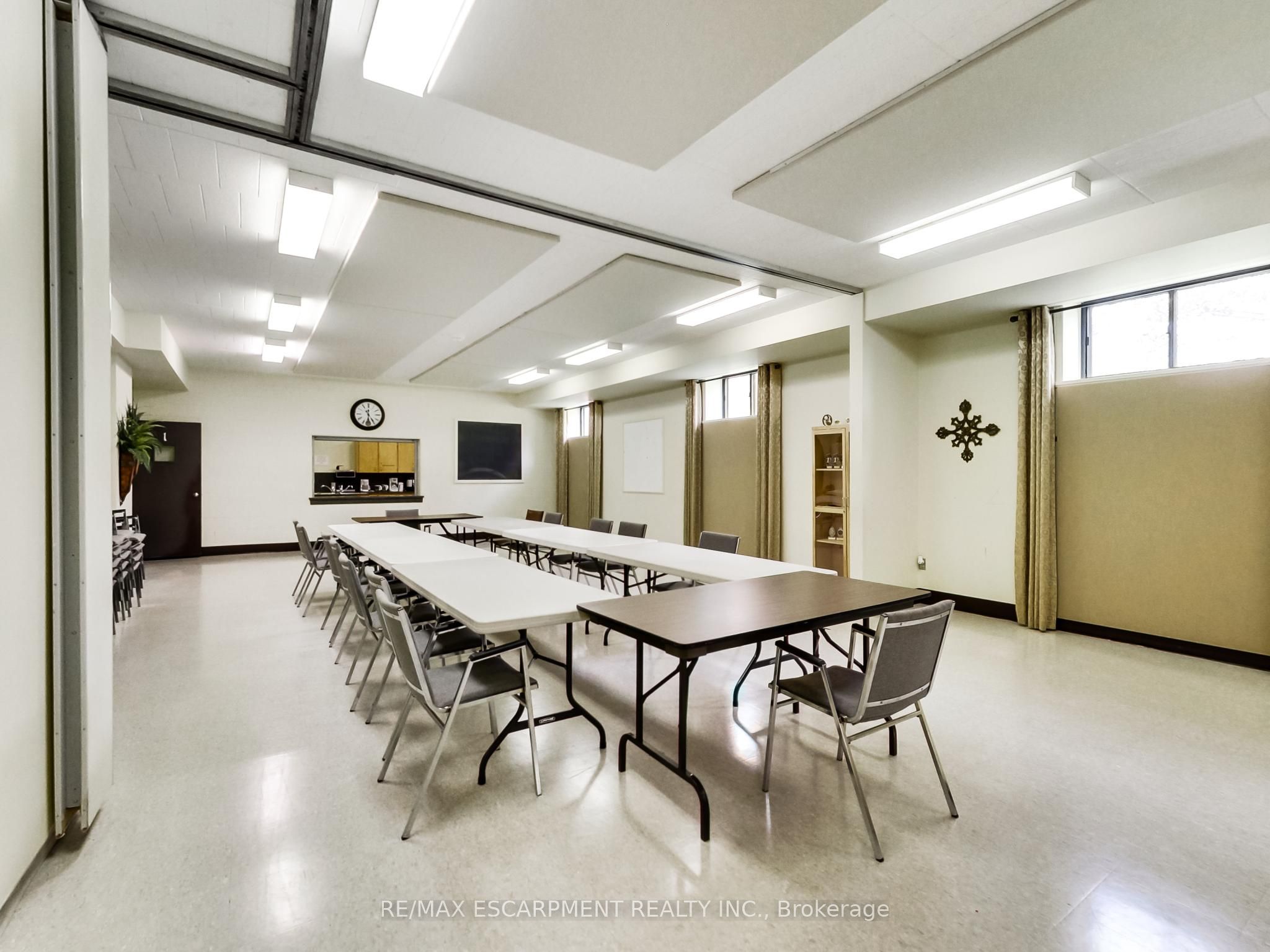 1225 Dundas Street Full Property Photo 24