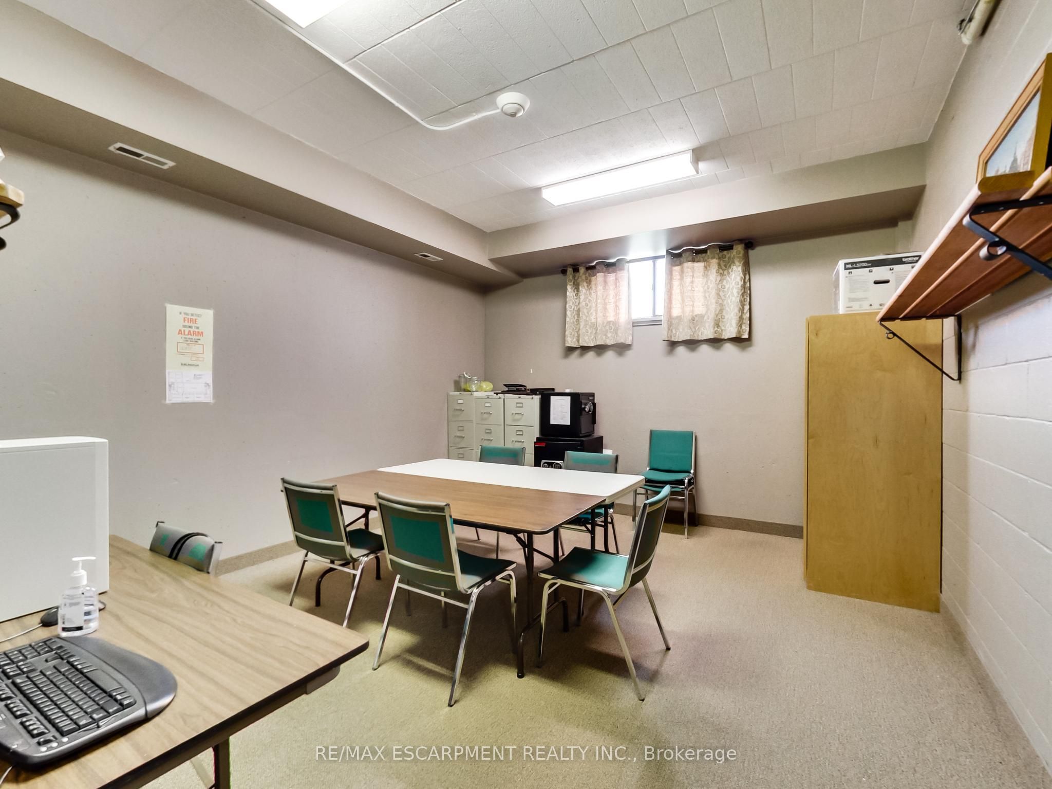 1225 Dundas Street Full Property Photo 33