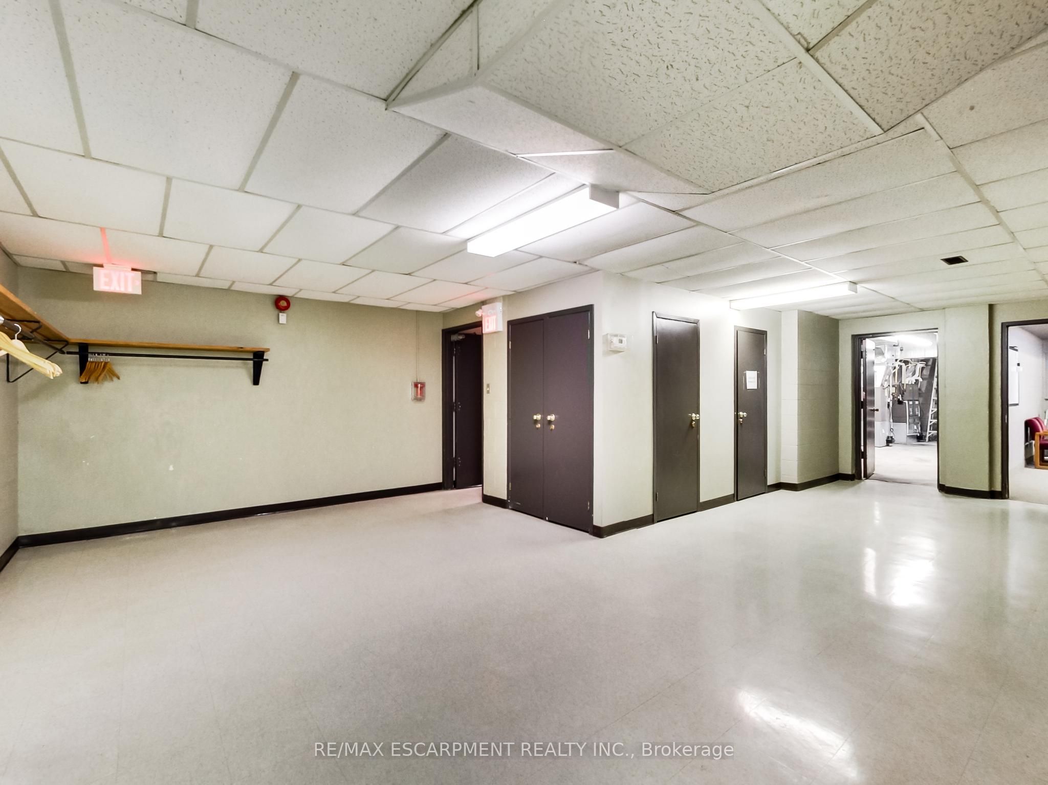 1225 Dundas Street Full Property Photo 37