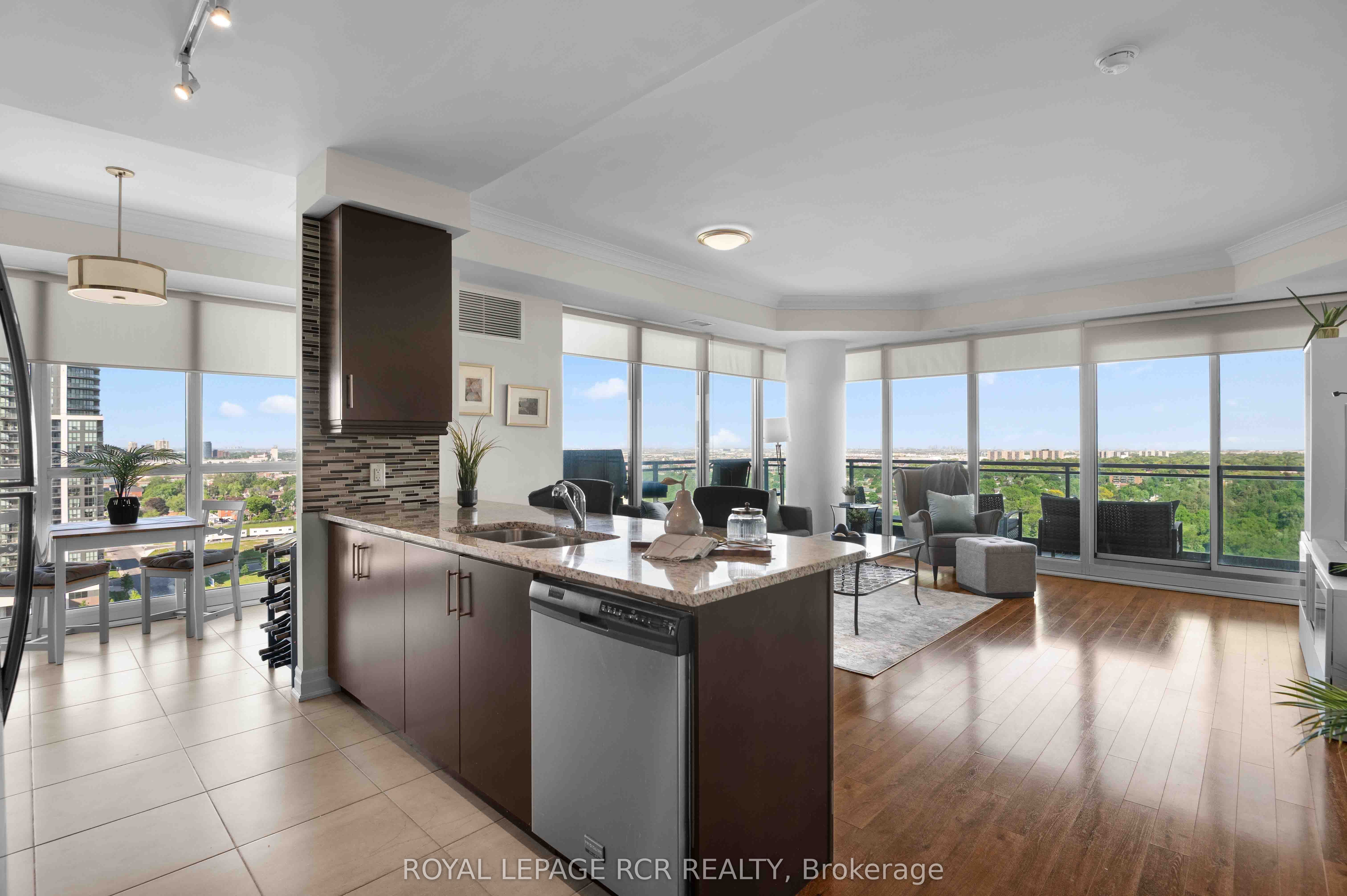 100 John Street 1702 Property Photo 11