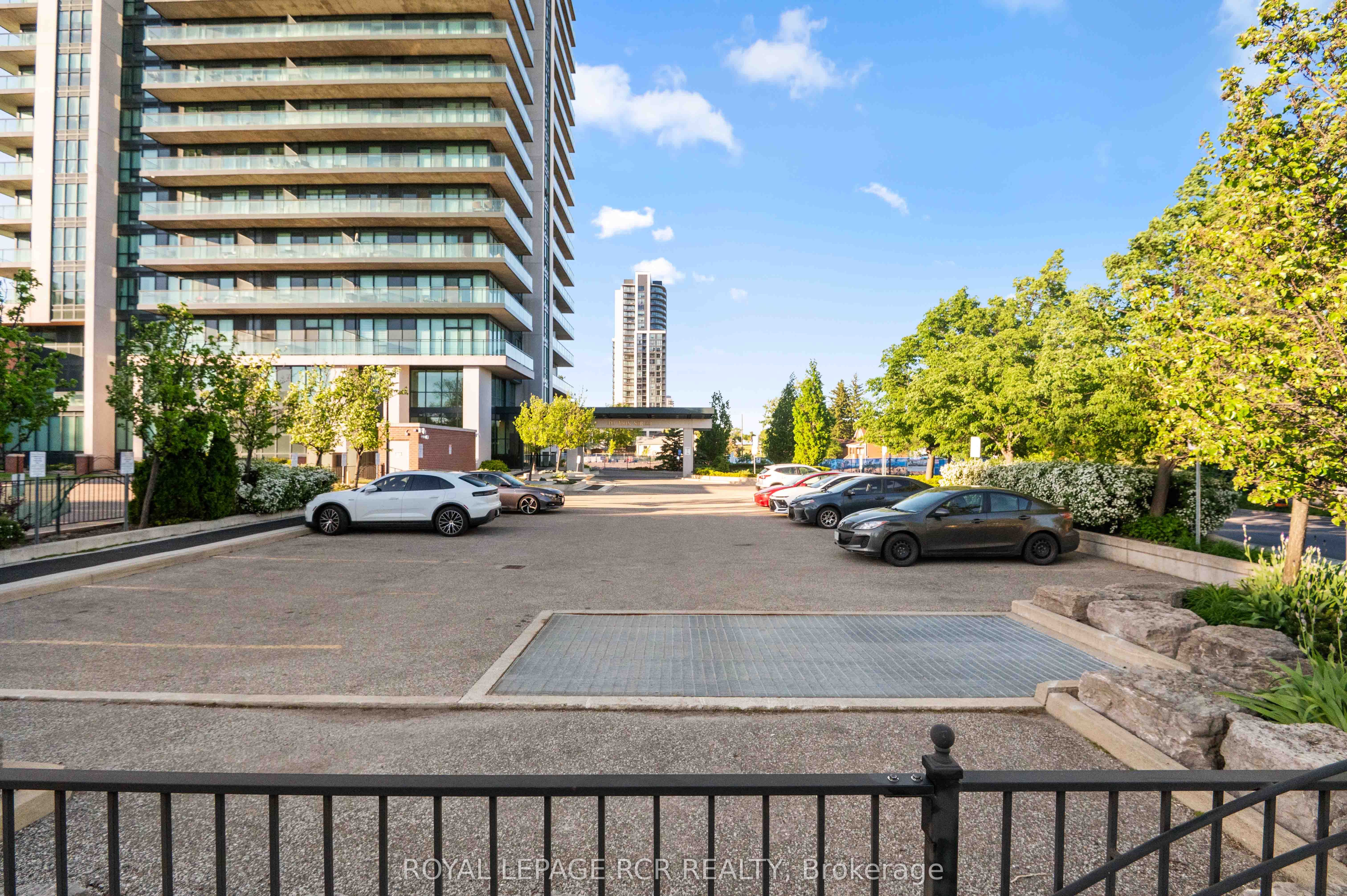 100 John Street 1702 Property Photo 41
