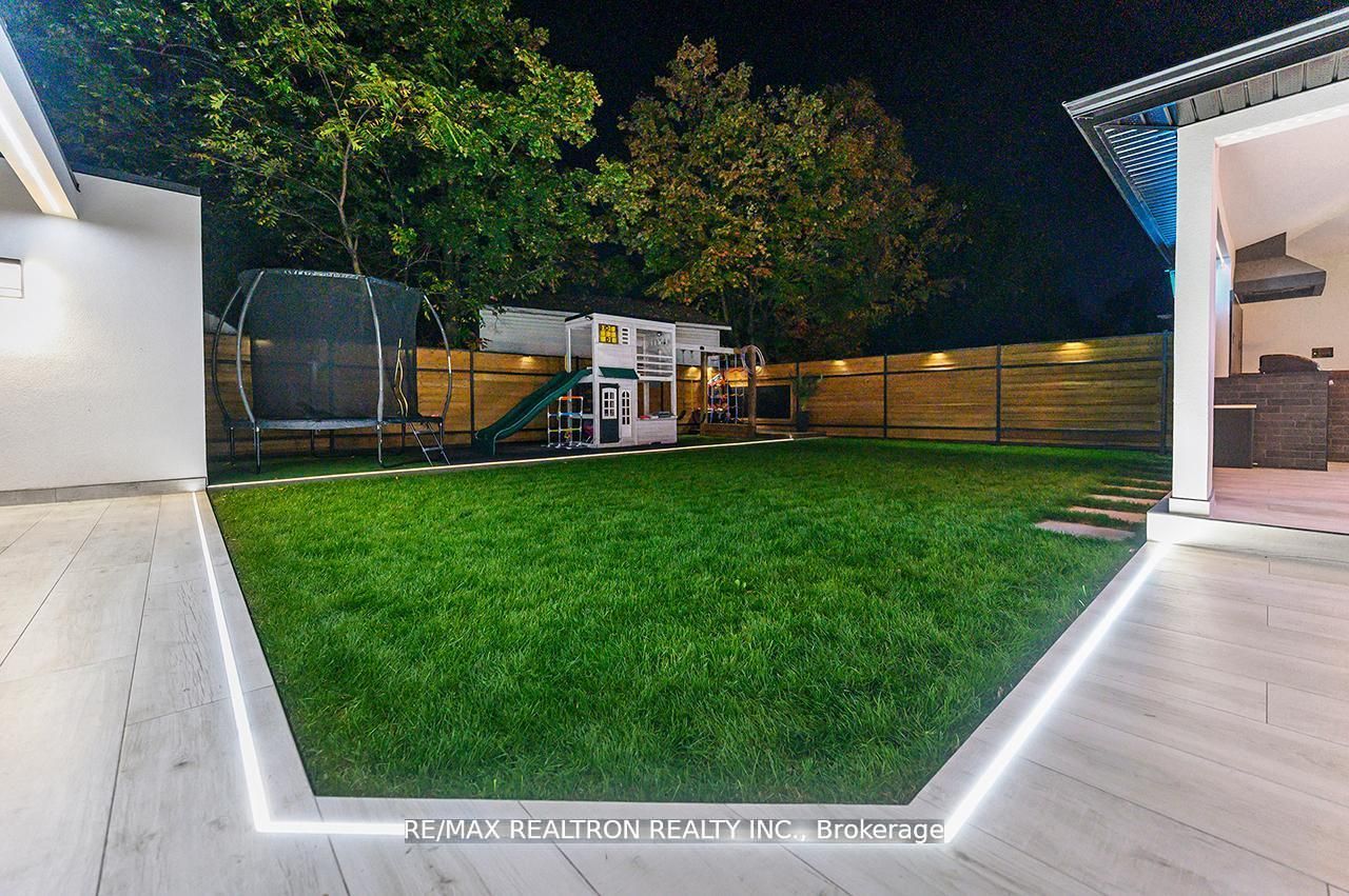 174 Mountainview Road S Property Photo 37