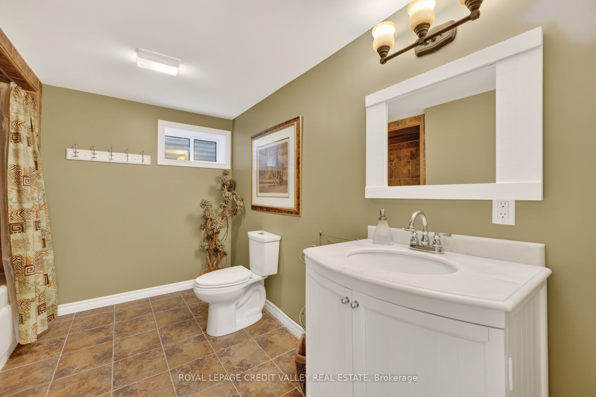 52 Terra Cotta Crescent Property Photo 36