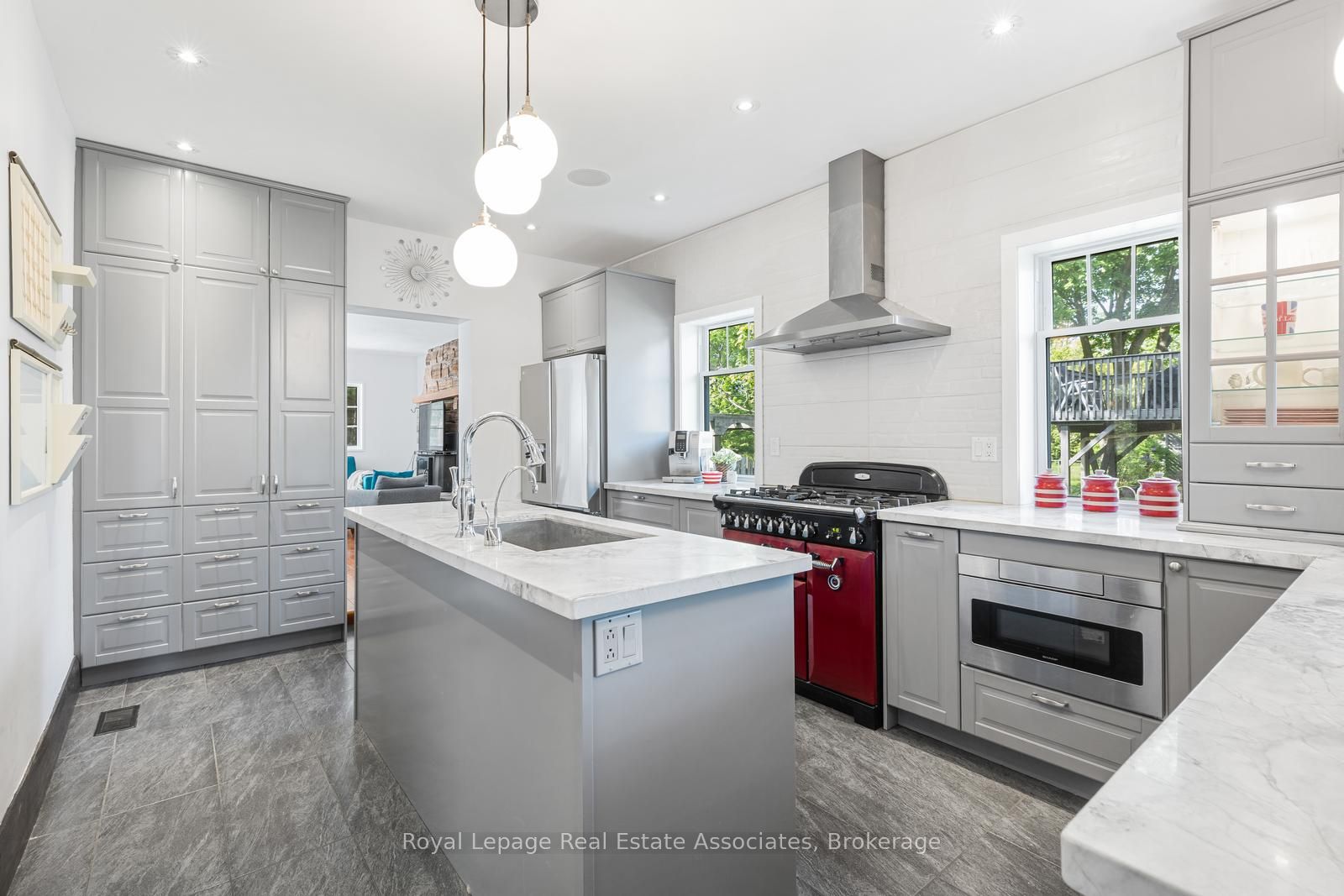 1807 Balsam Avenue Property Photo 10