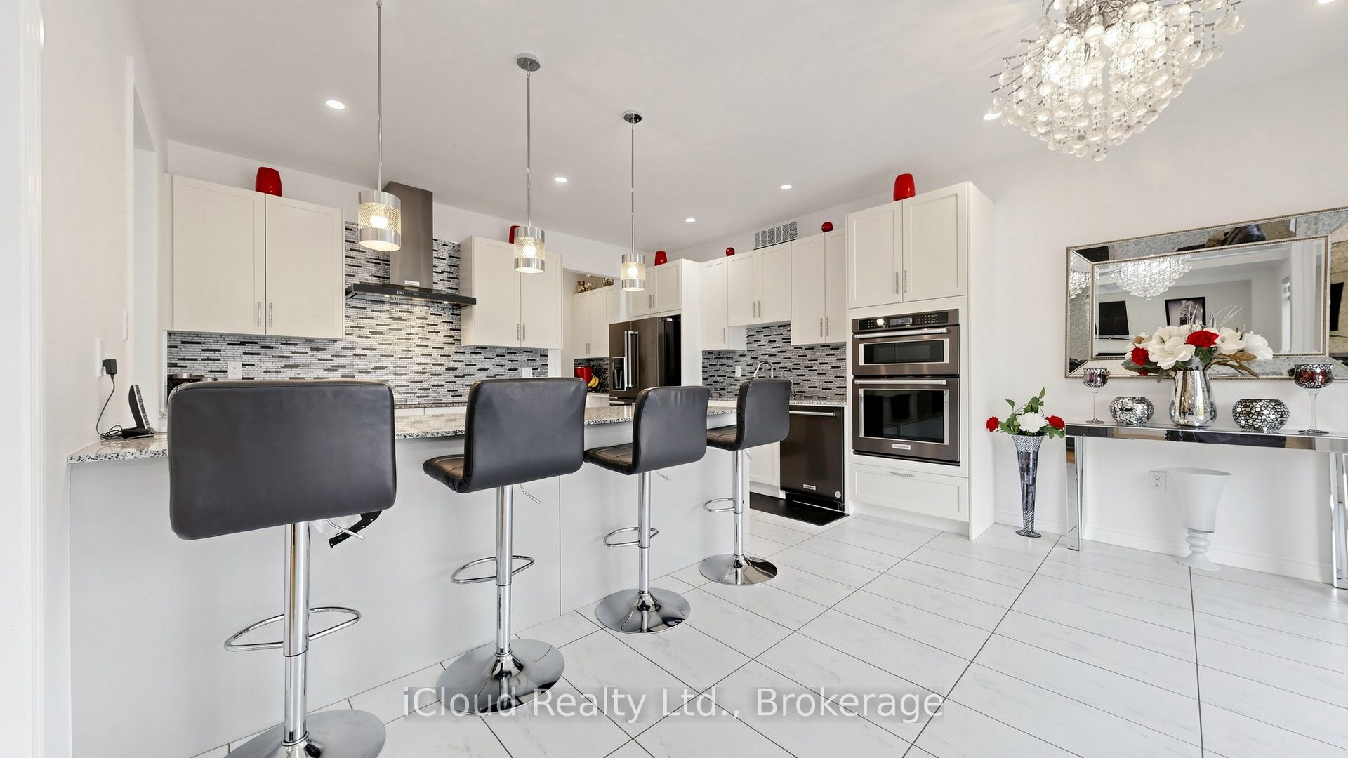 193 Thornbush Boulevard E Property Photo 12
