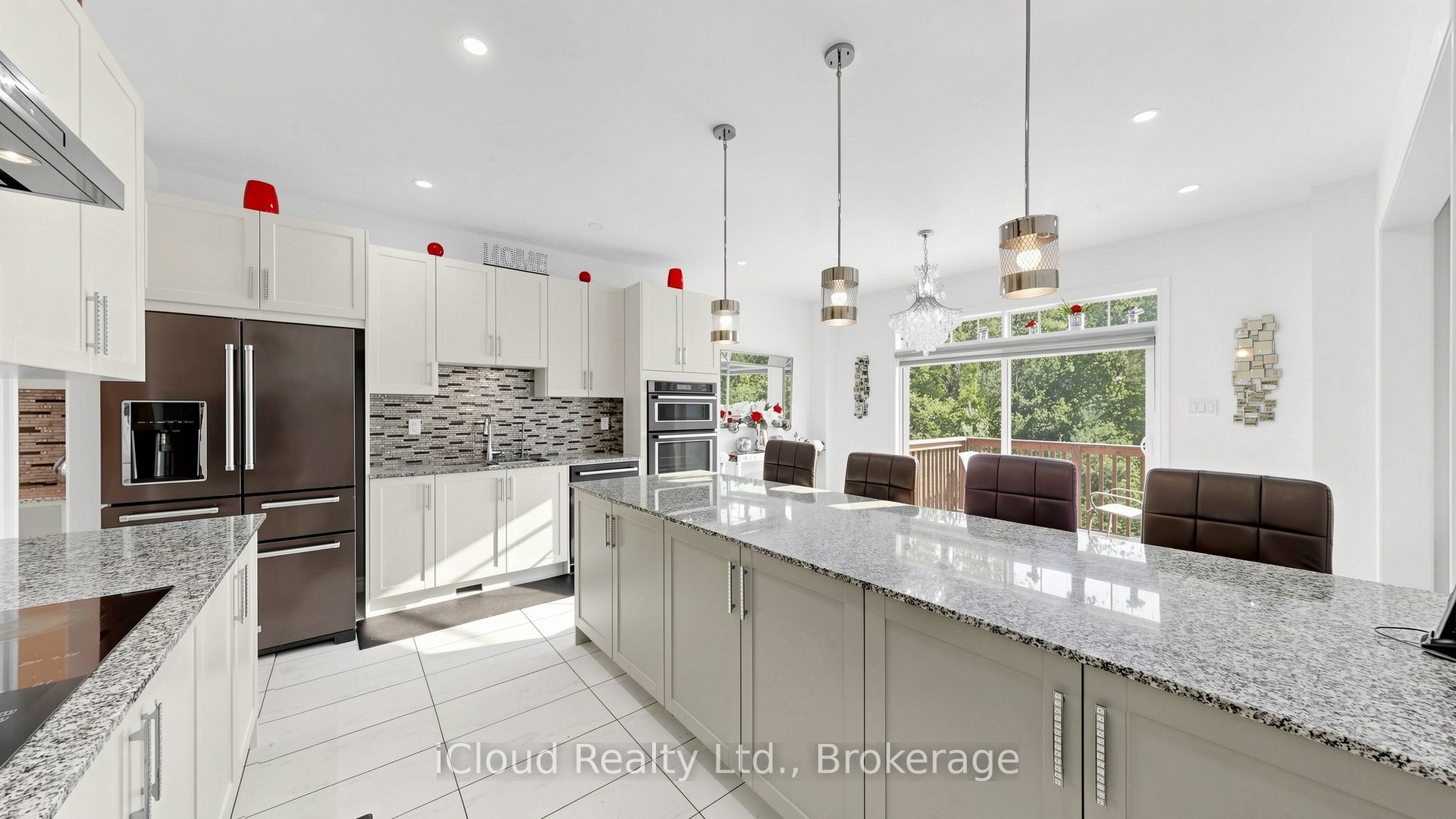 193 Thornbush Boulevard E Property Photo 14