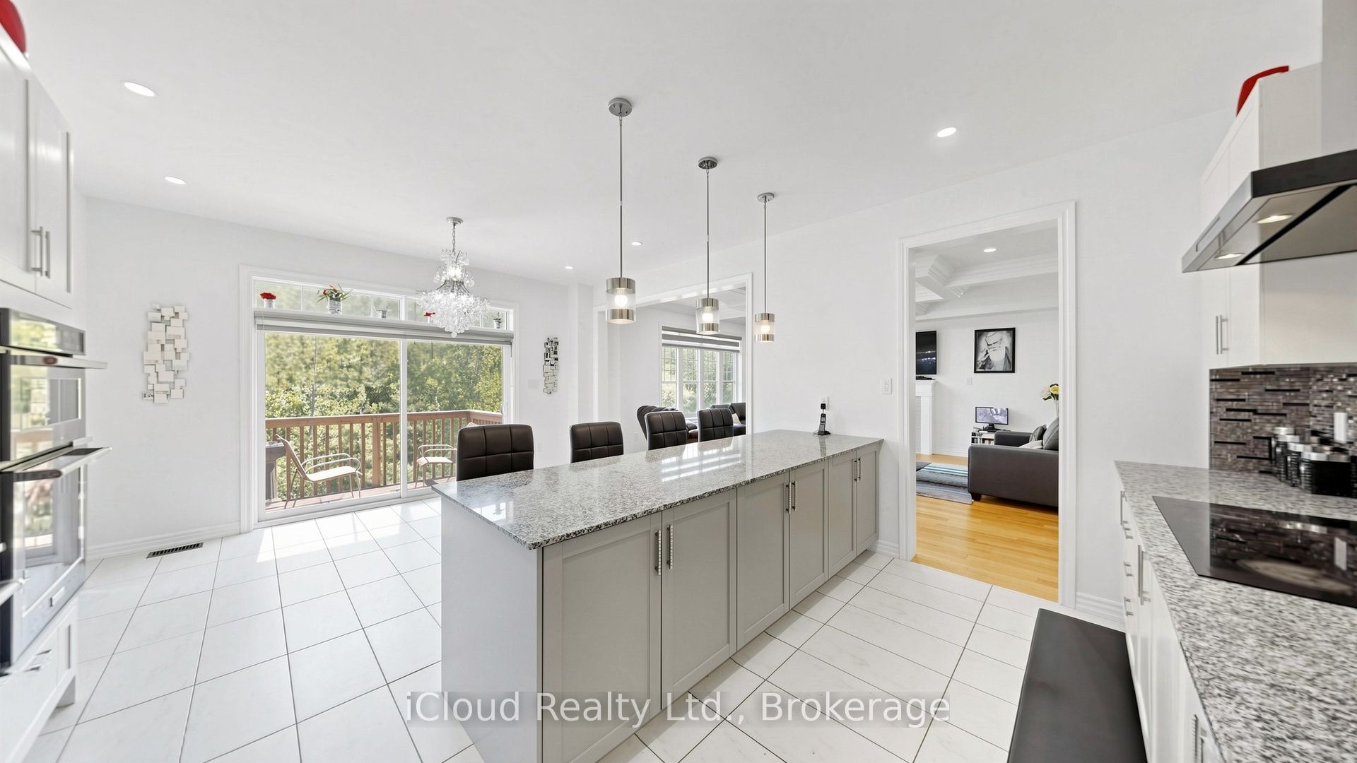193 Thornbush Boulevard E Property Photo 17