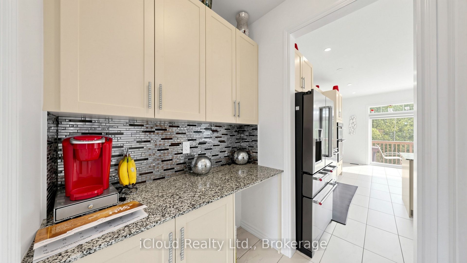 193 Thornbush Boulevard E Property Photo 18