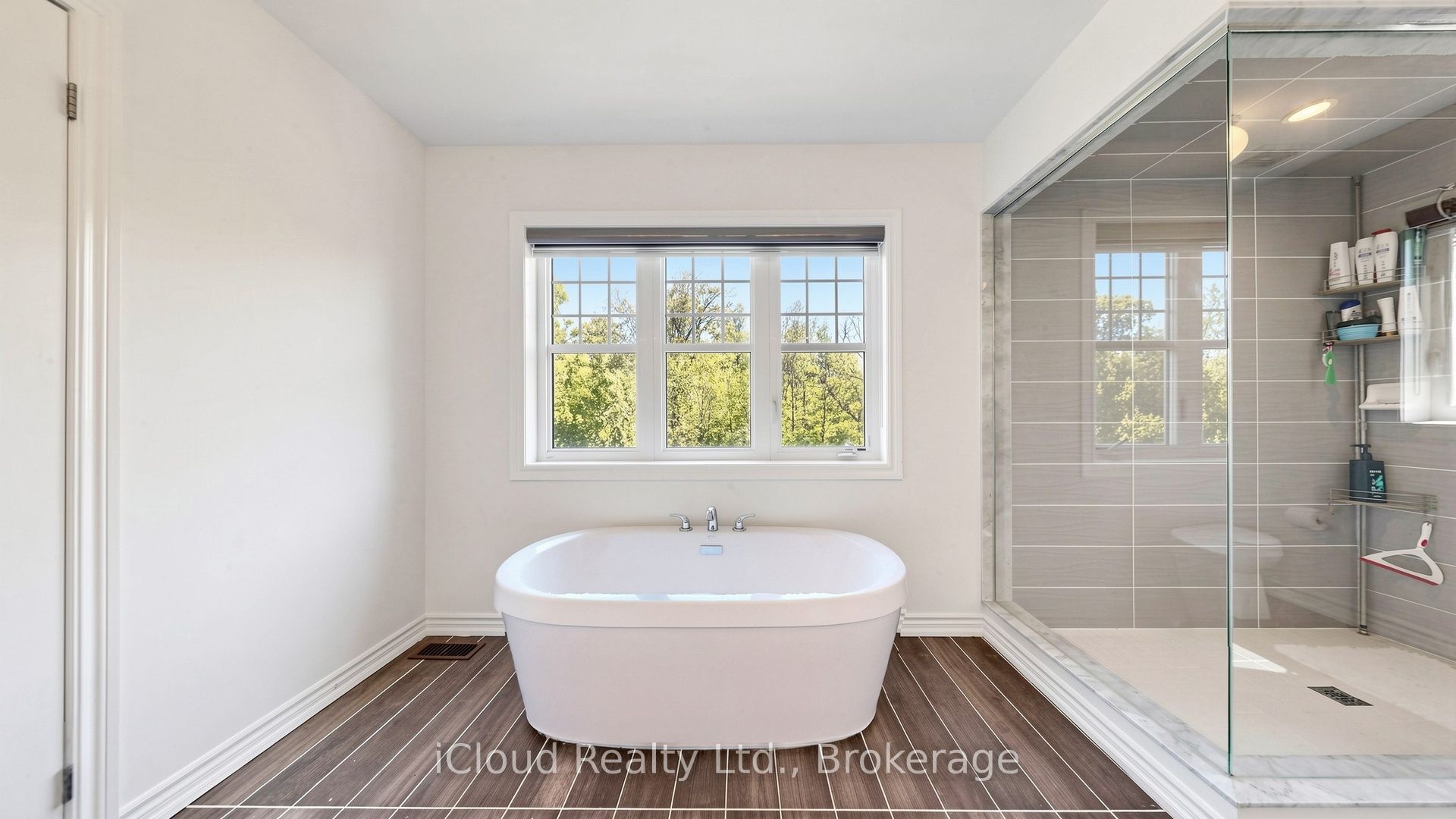 193 Thornbush Boulevard E Property Photo 27
