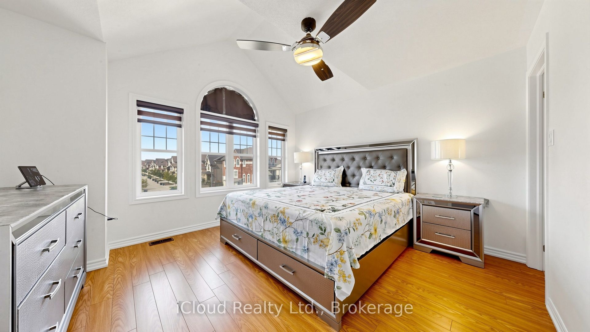 193 Thornbush Boulevard E Property Photo 28