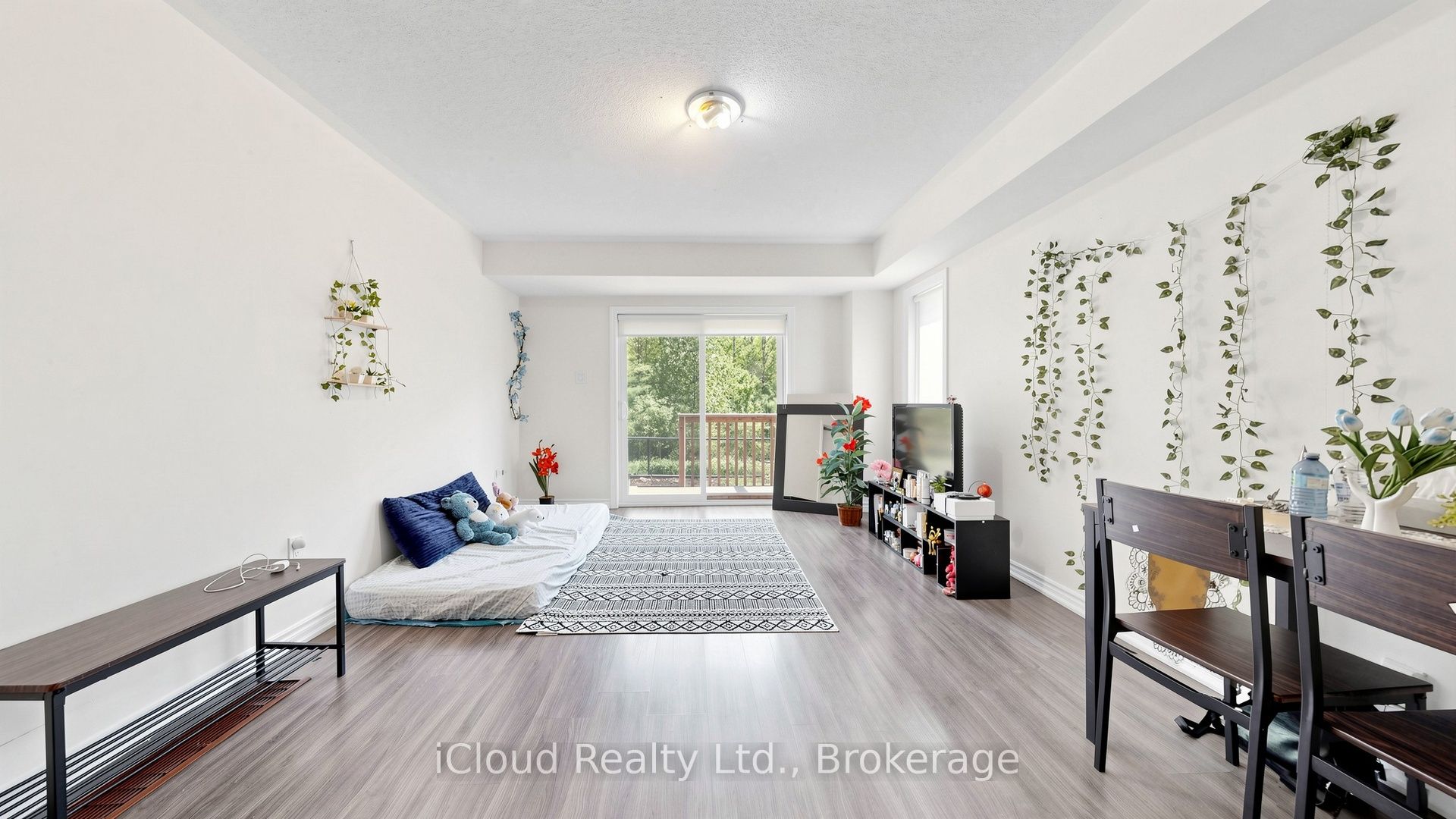 193 Thornbush Boulevard E Property Photo 34
