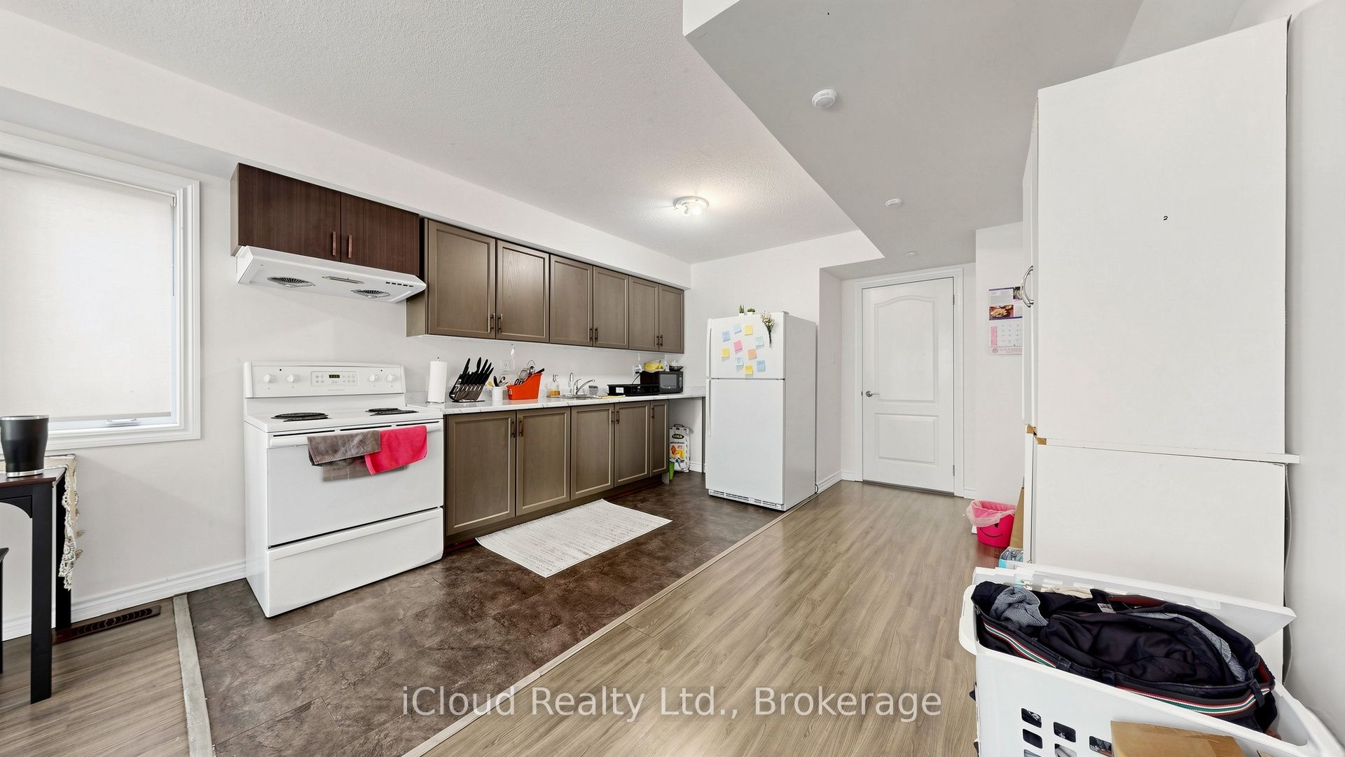 193 Thornbush Boulevard E Property Photo 36
