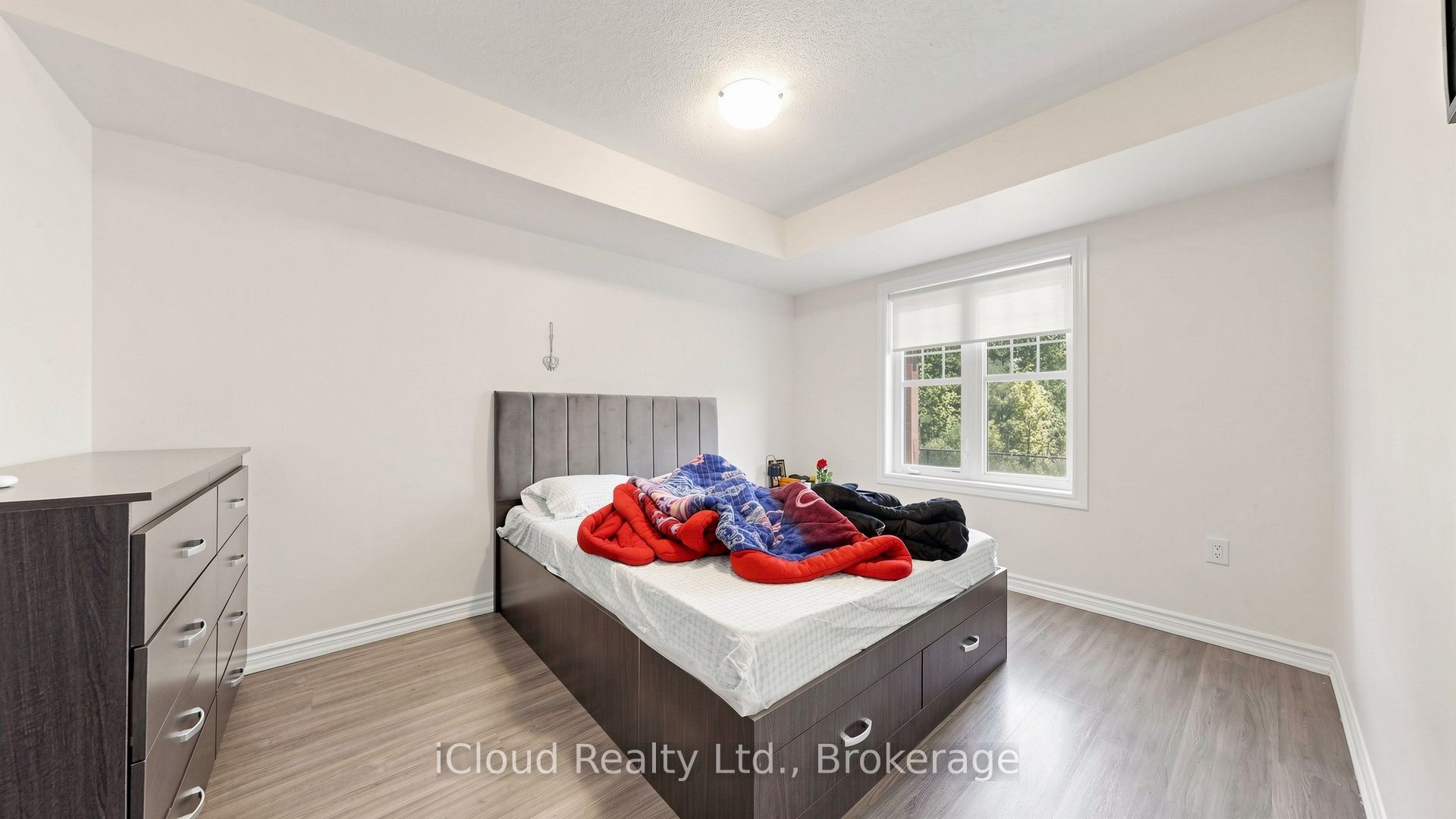 193 Thornbush Boulevard E Property Photo 38
