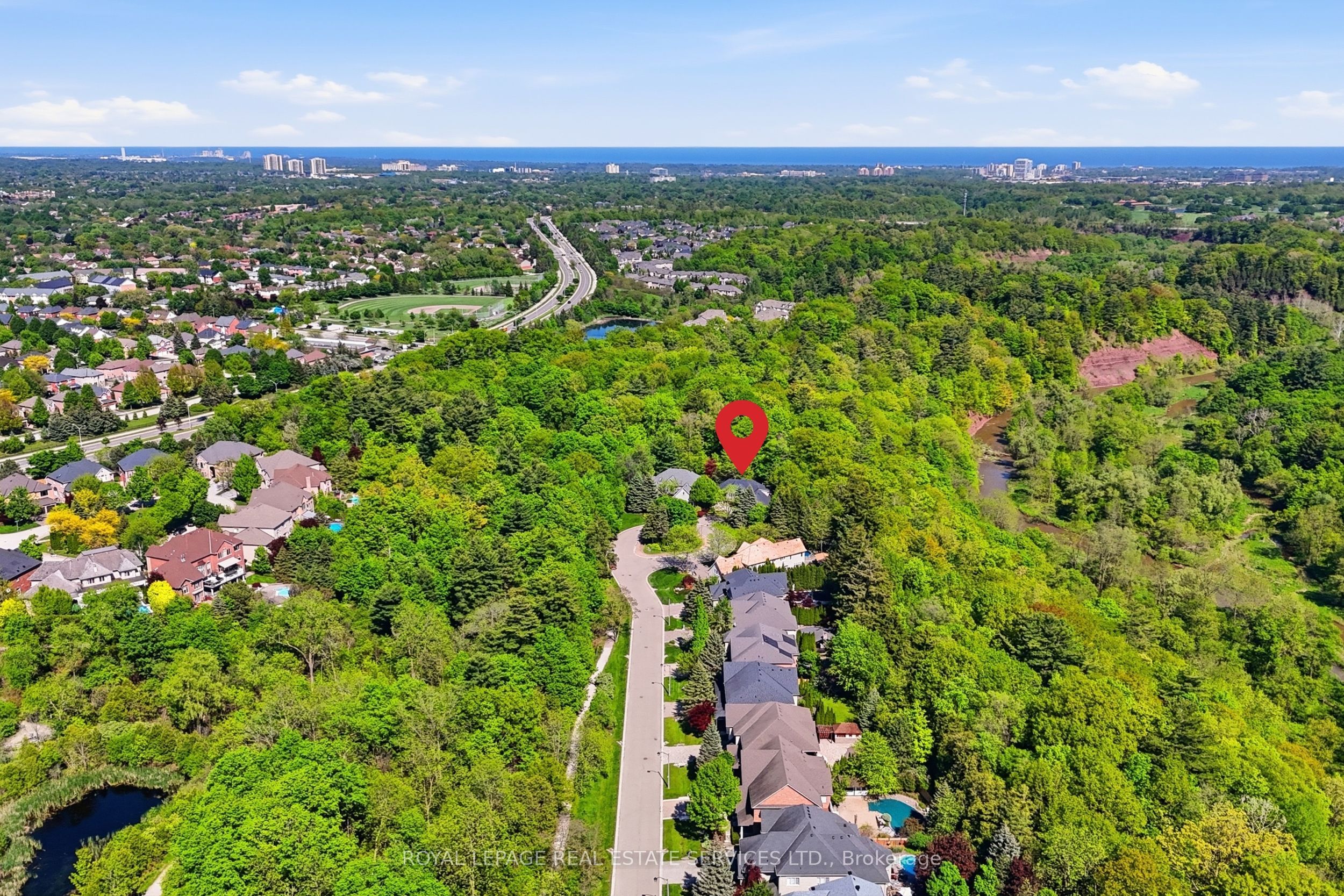 1227 Riverbank Way Property Photo 3