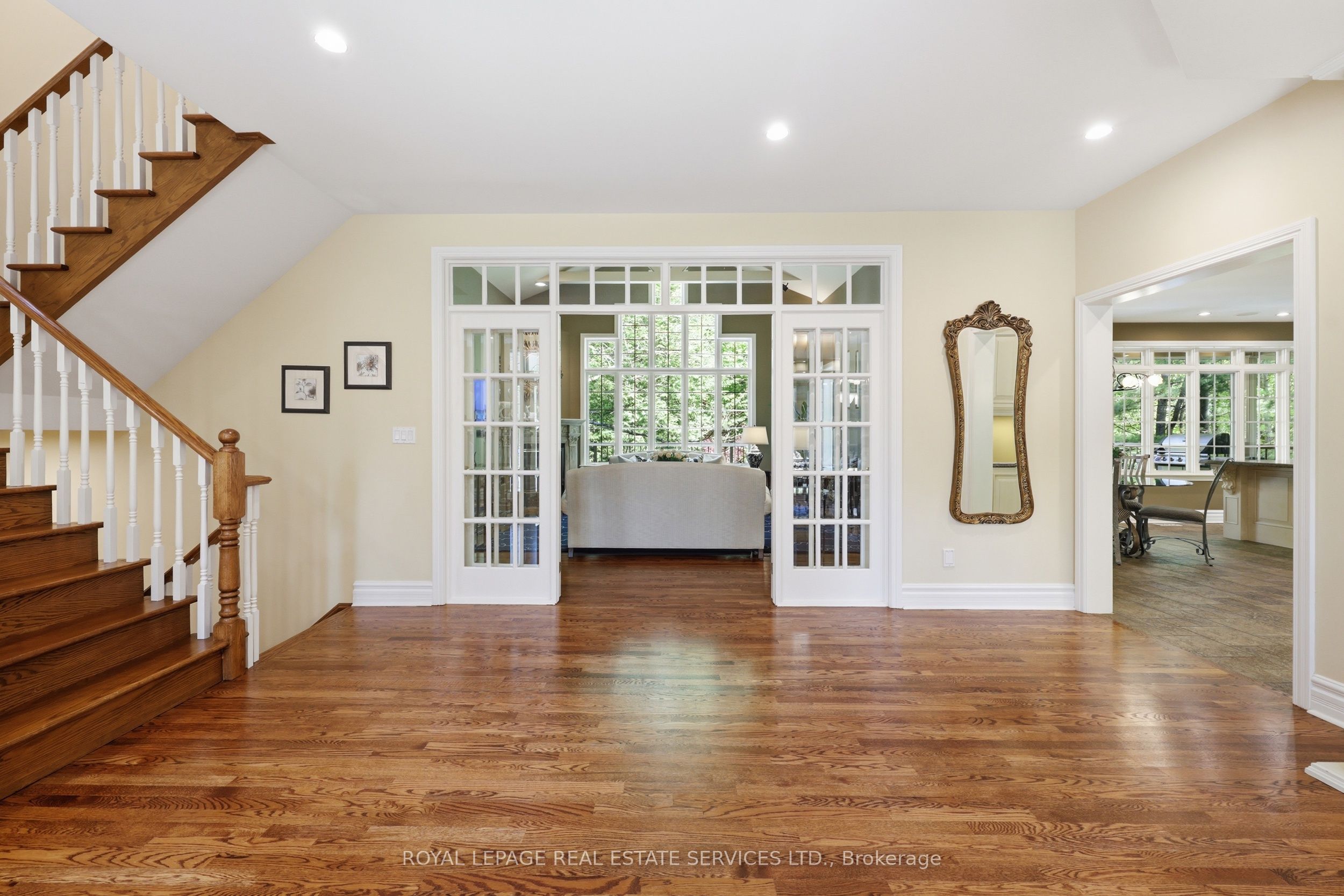 1227 Riverbank Way Property Photo 10