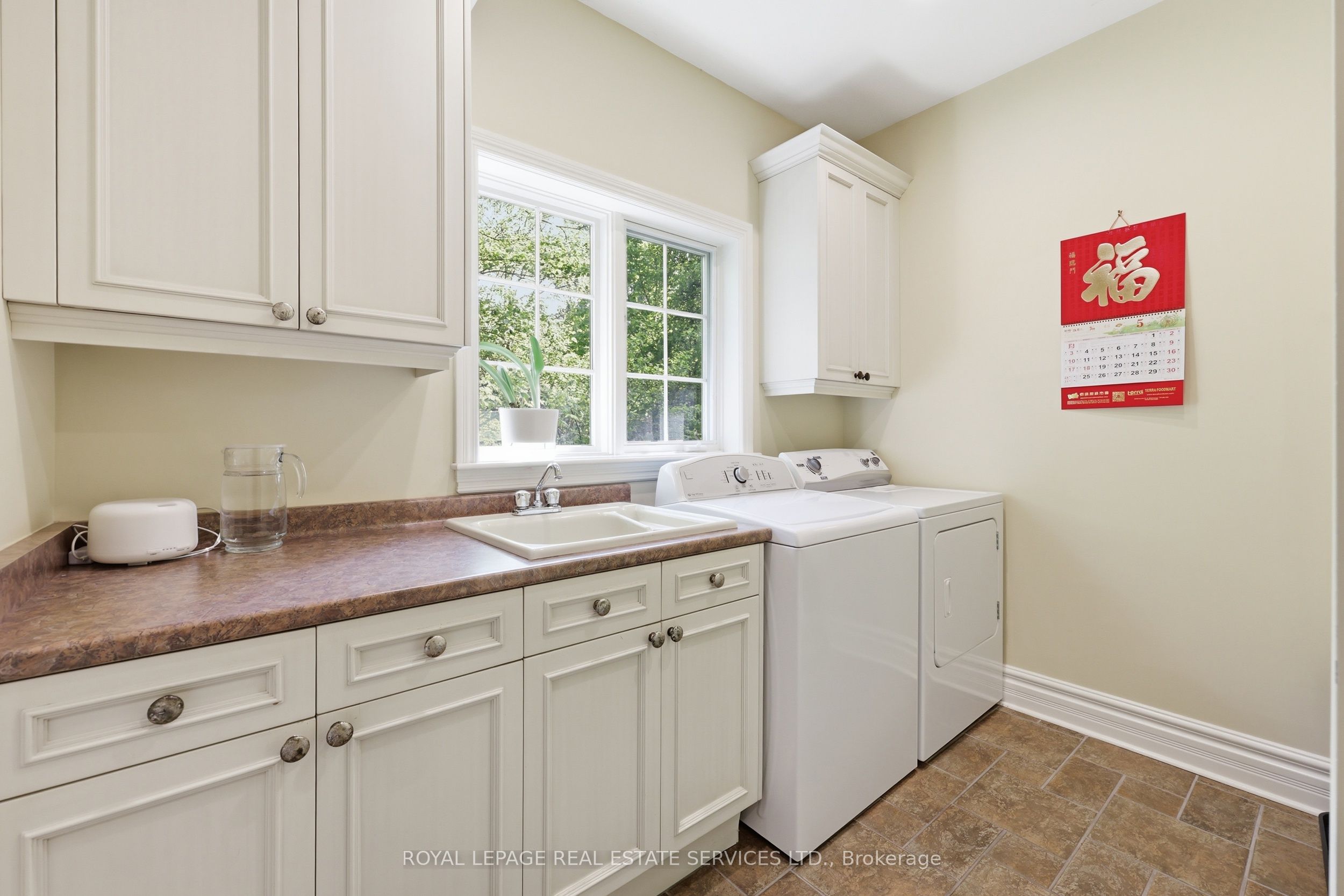 1227 Riverbank Way Property Photo 27