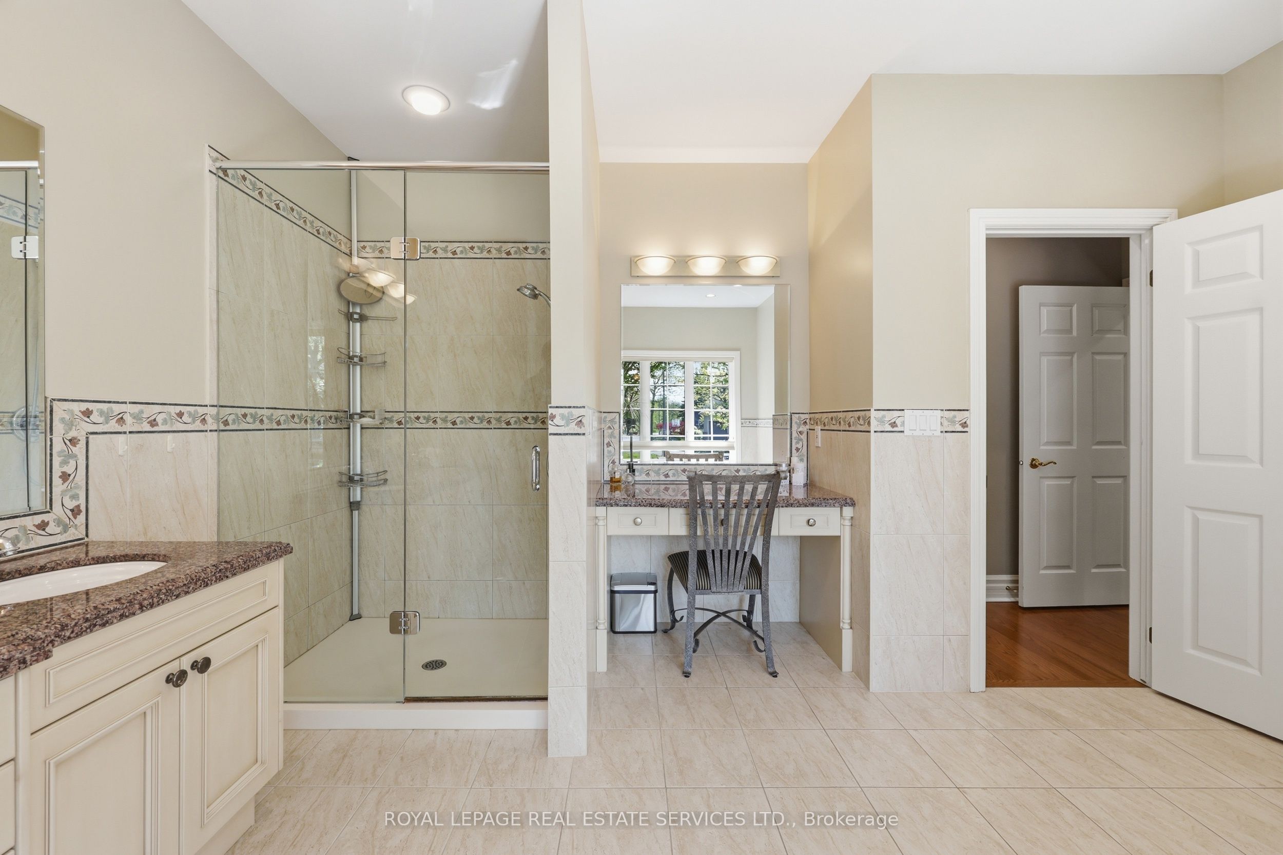 1227 Riverbank Way Property Photo 33