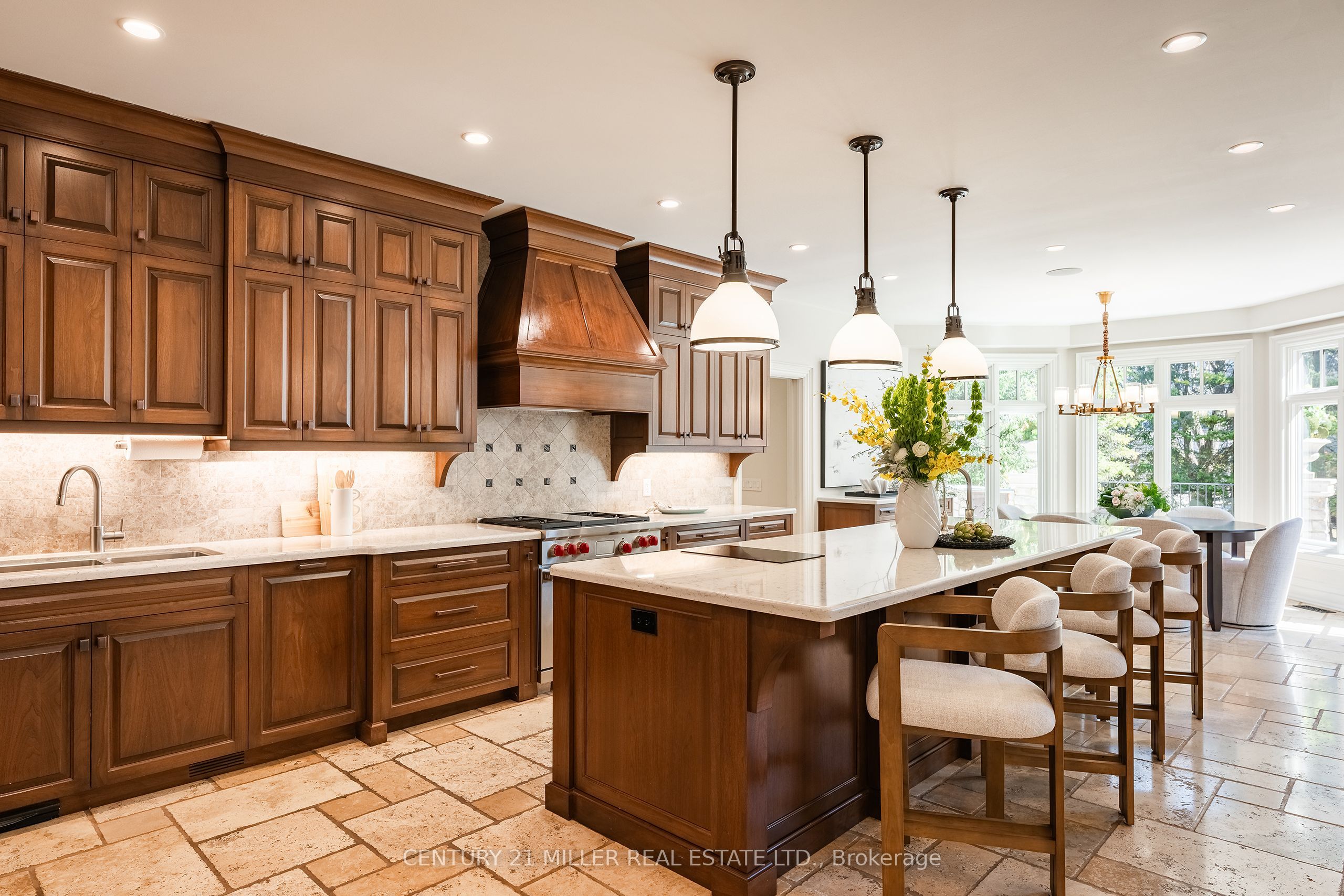 2096 Lakeshore Road E Property Photo 13