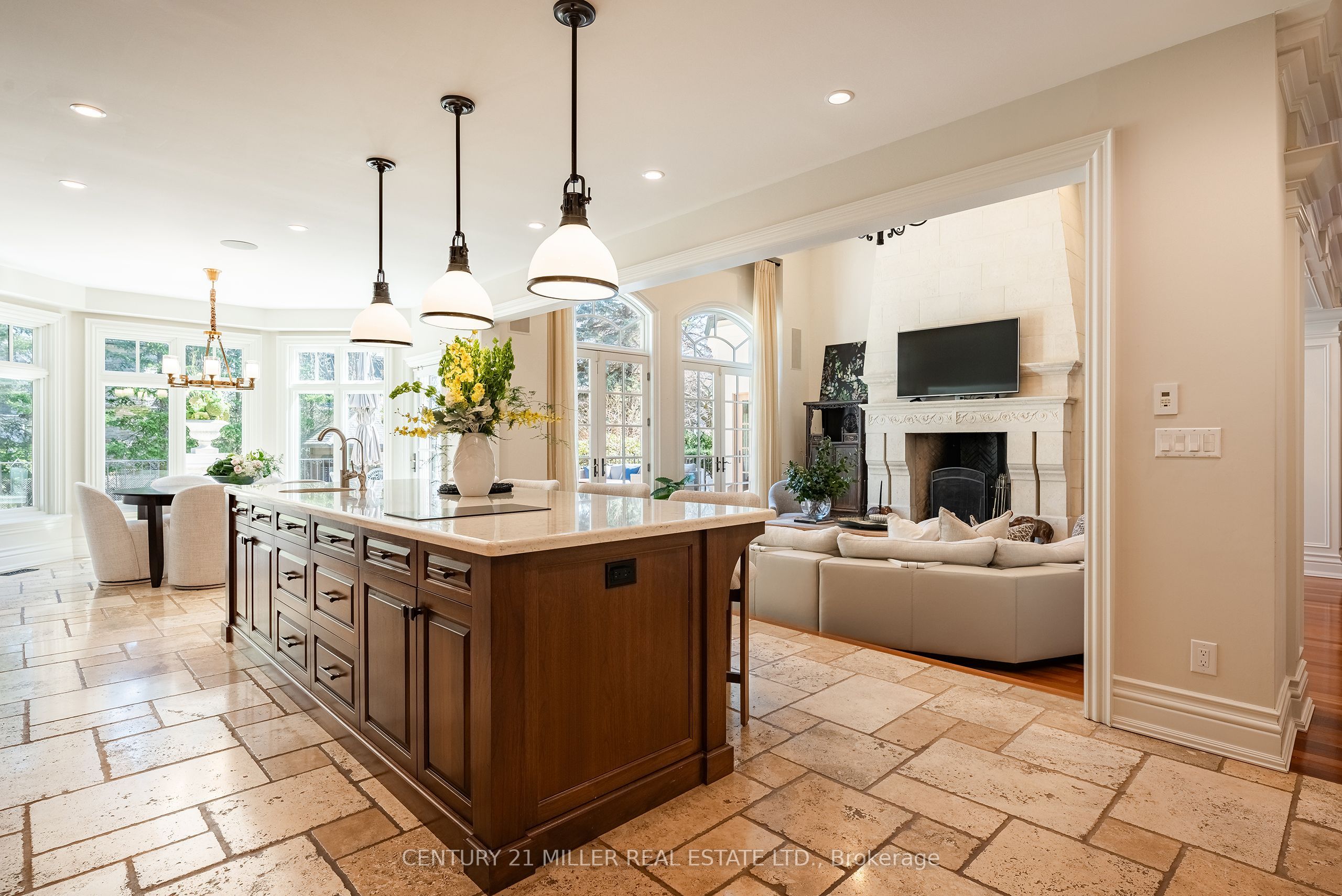 2096 Lakeshore Road E Property Photo 16