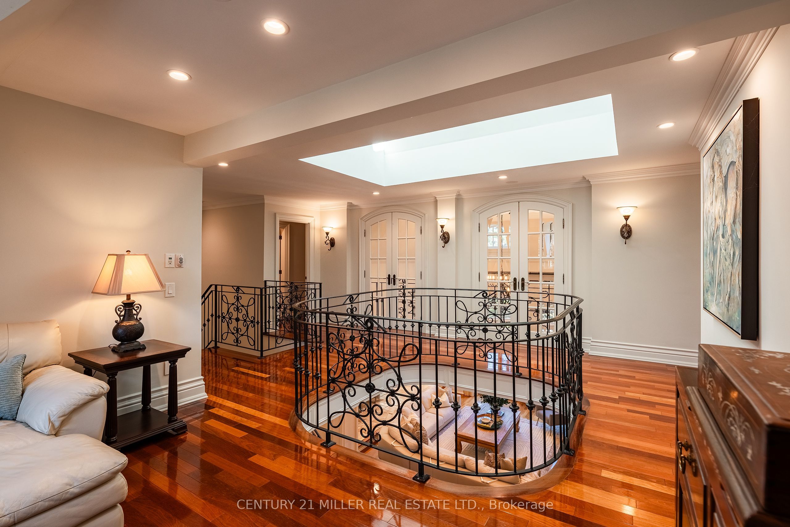 2096 Lakeshore Road E Property Photo 25