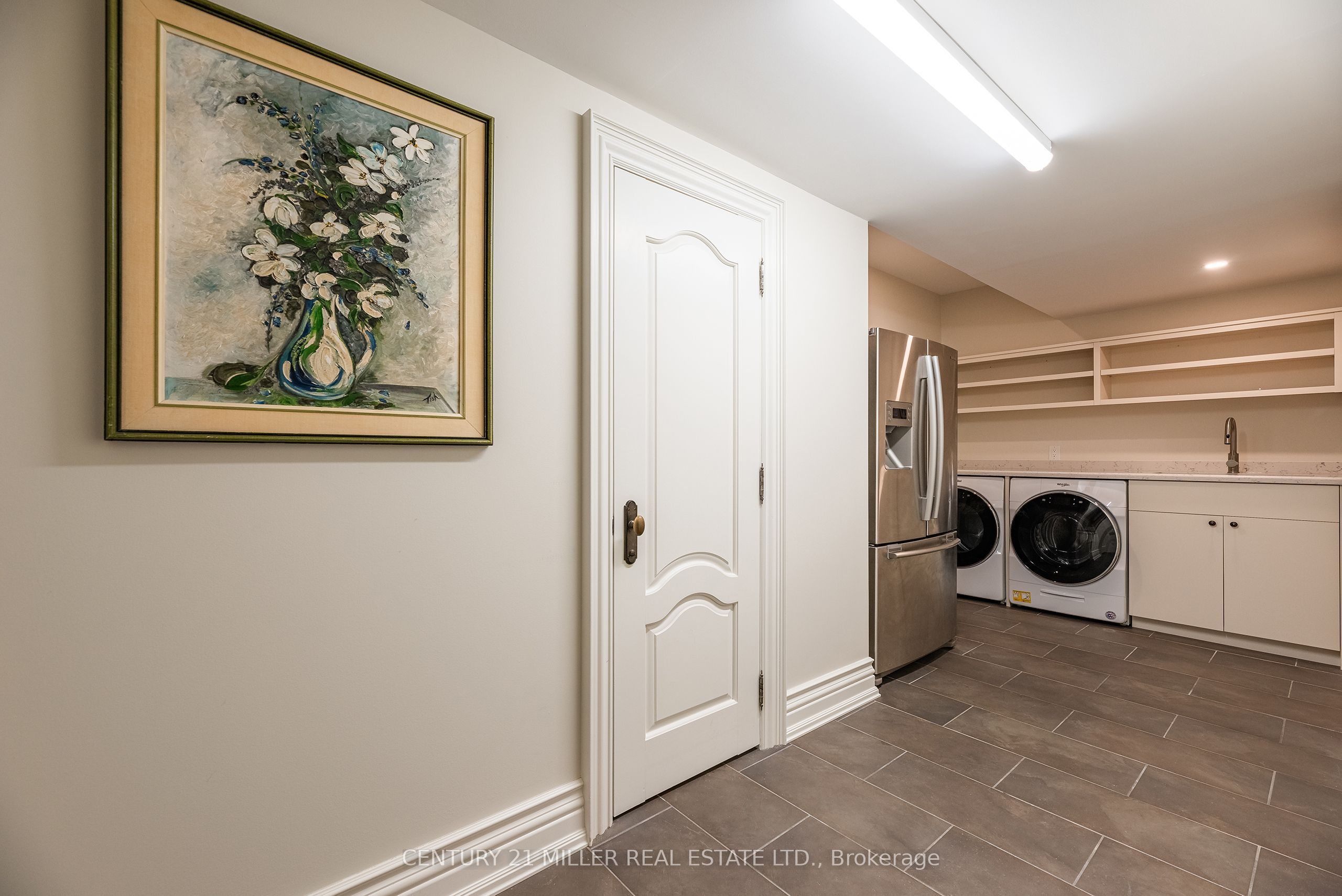 2096 Lakeshore Road E Property Photo 41