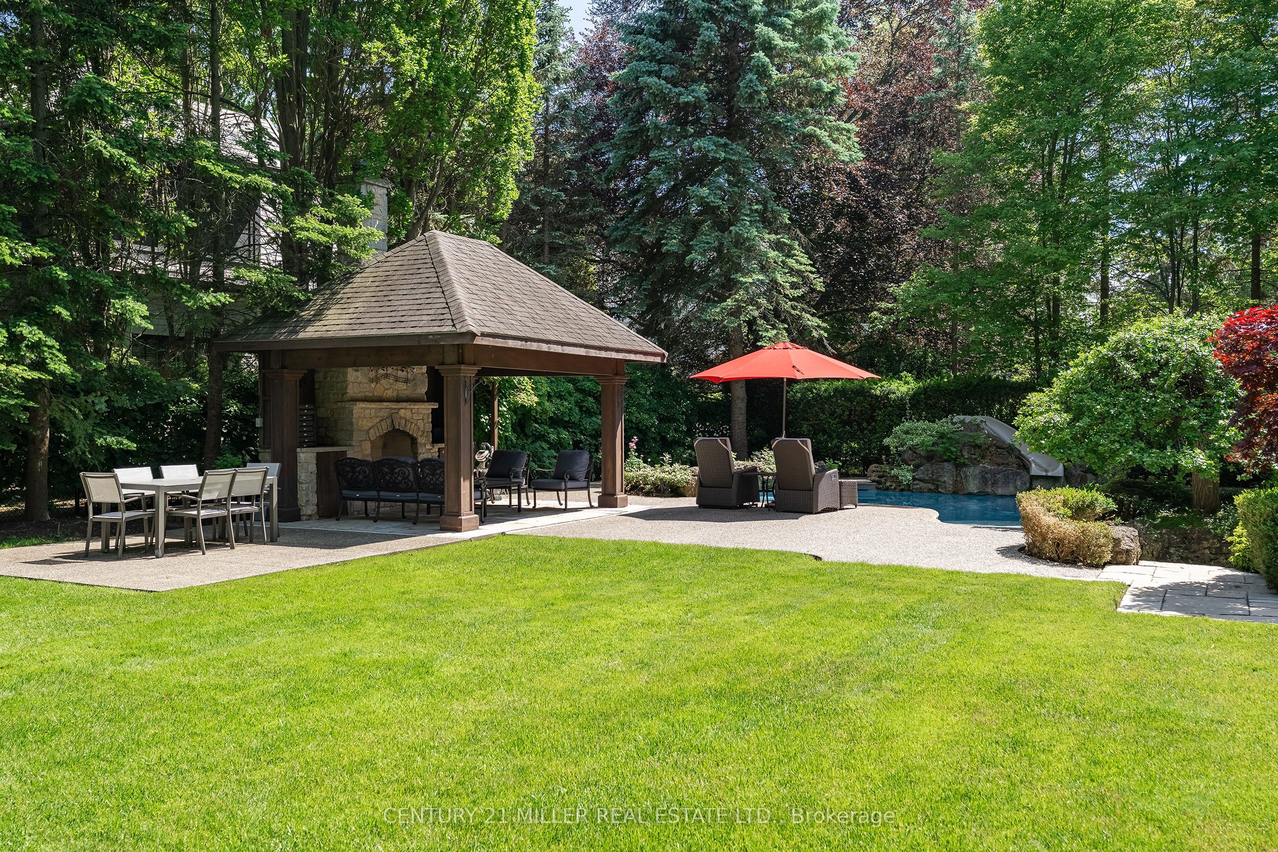 2096 Lakeshore Road E Property Photo 45