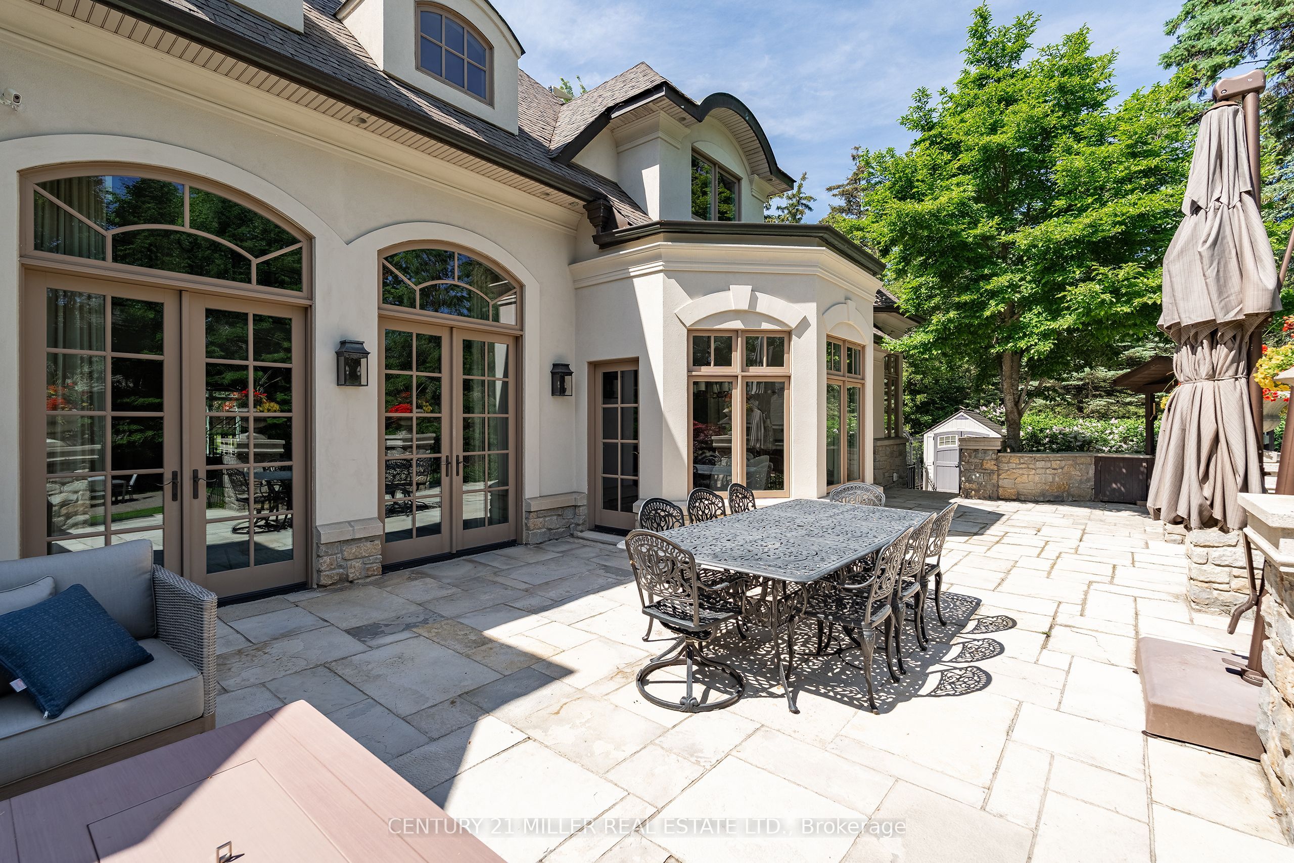 2096 Lakeshore Road E Property Photo 47