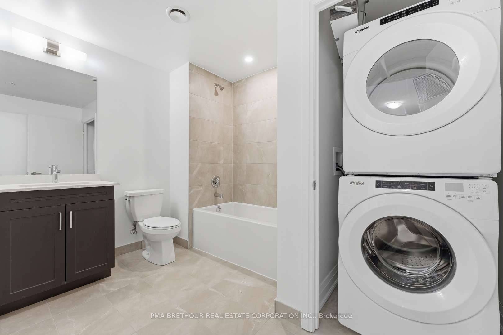 1035 Southdown Road 1812 Property Photo 6