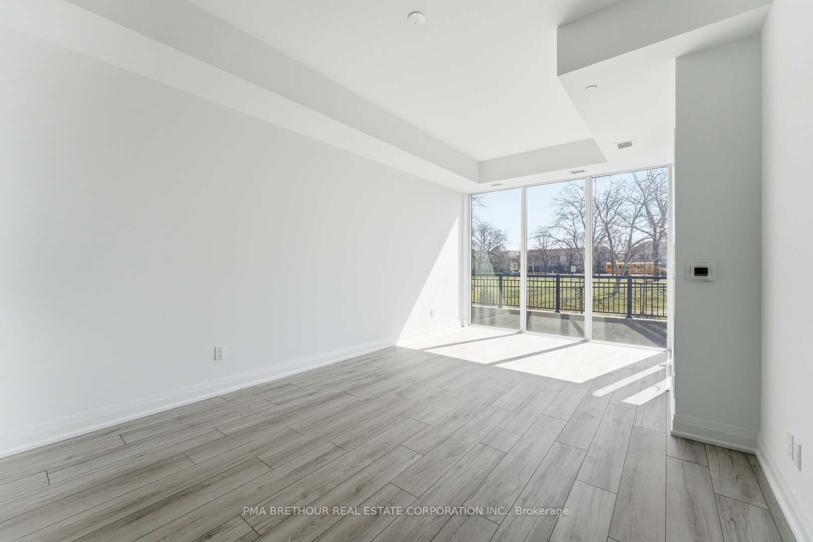 1035 Southdown Road 105 Property Photo 2