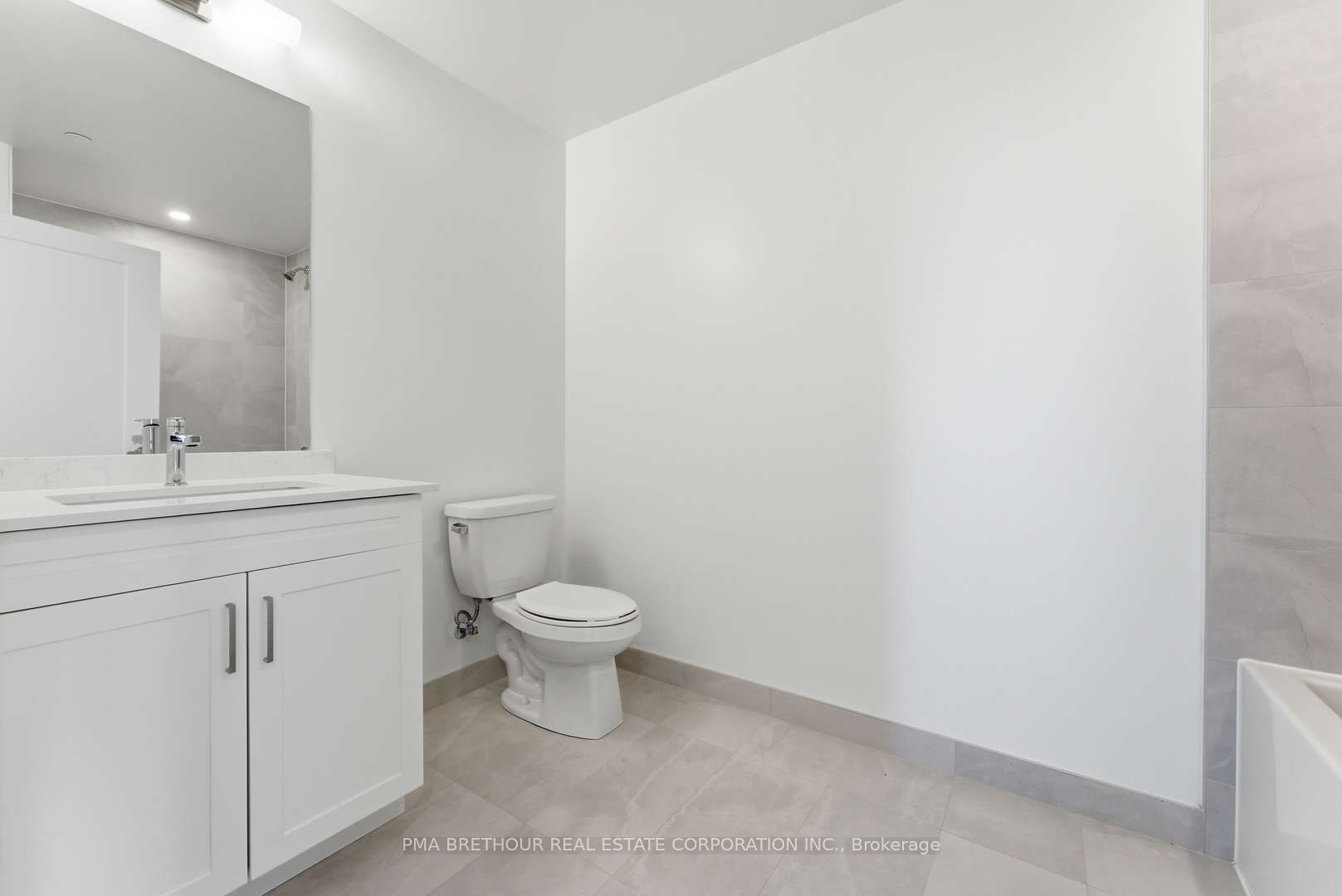 1035 Southdown Road 1809 Property Photo 13