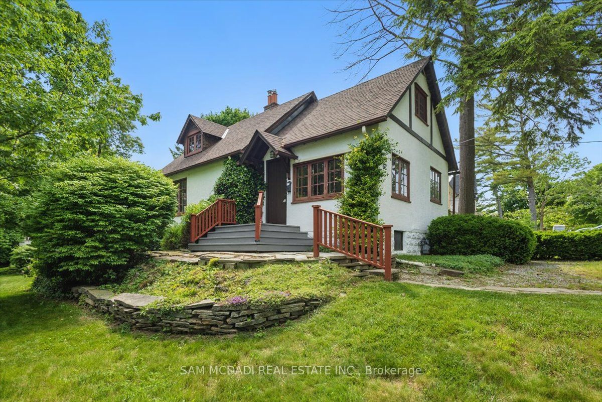 62 Maple Avenue S Property Photo 3