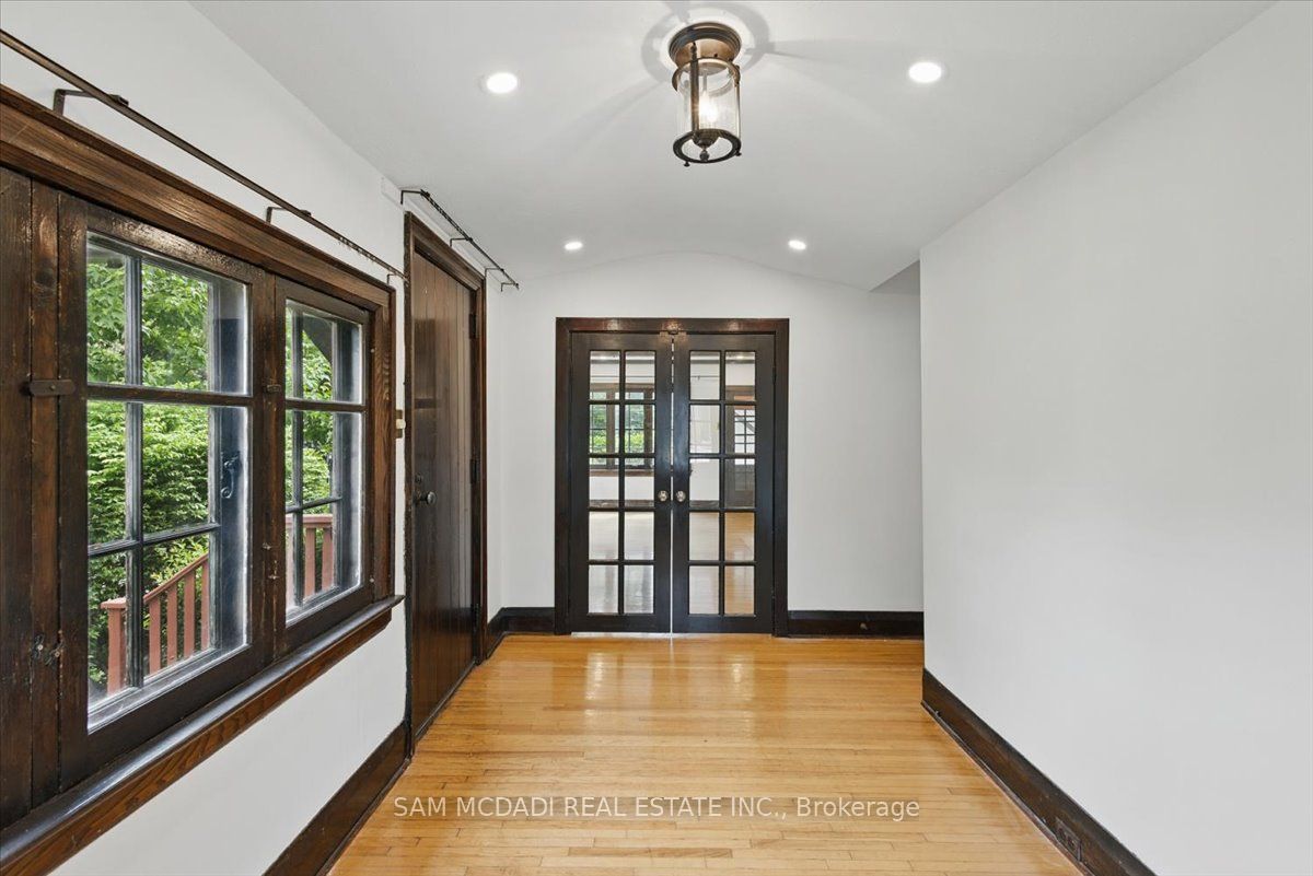 62 Maple Avenue S Property Photo 6