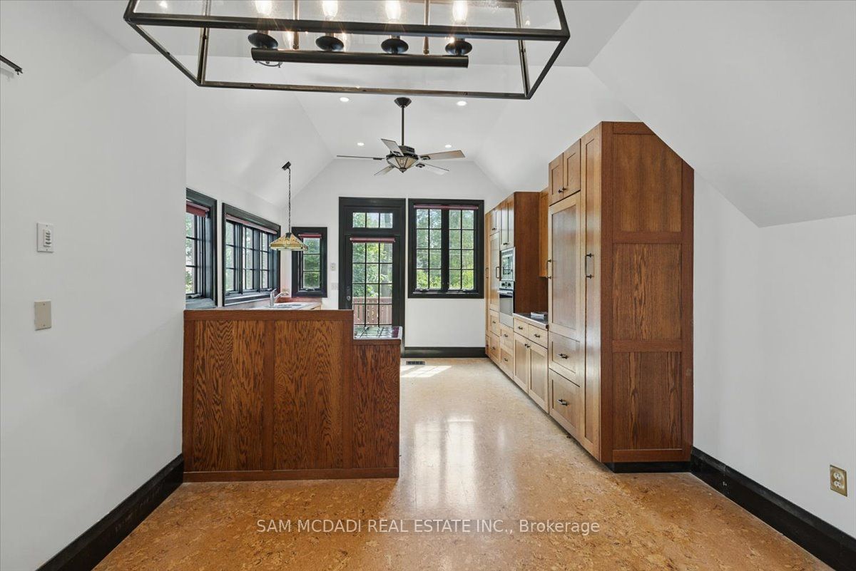 62 Maple Avenue S Property Photo 10