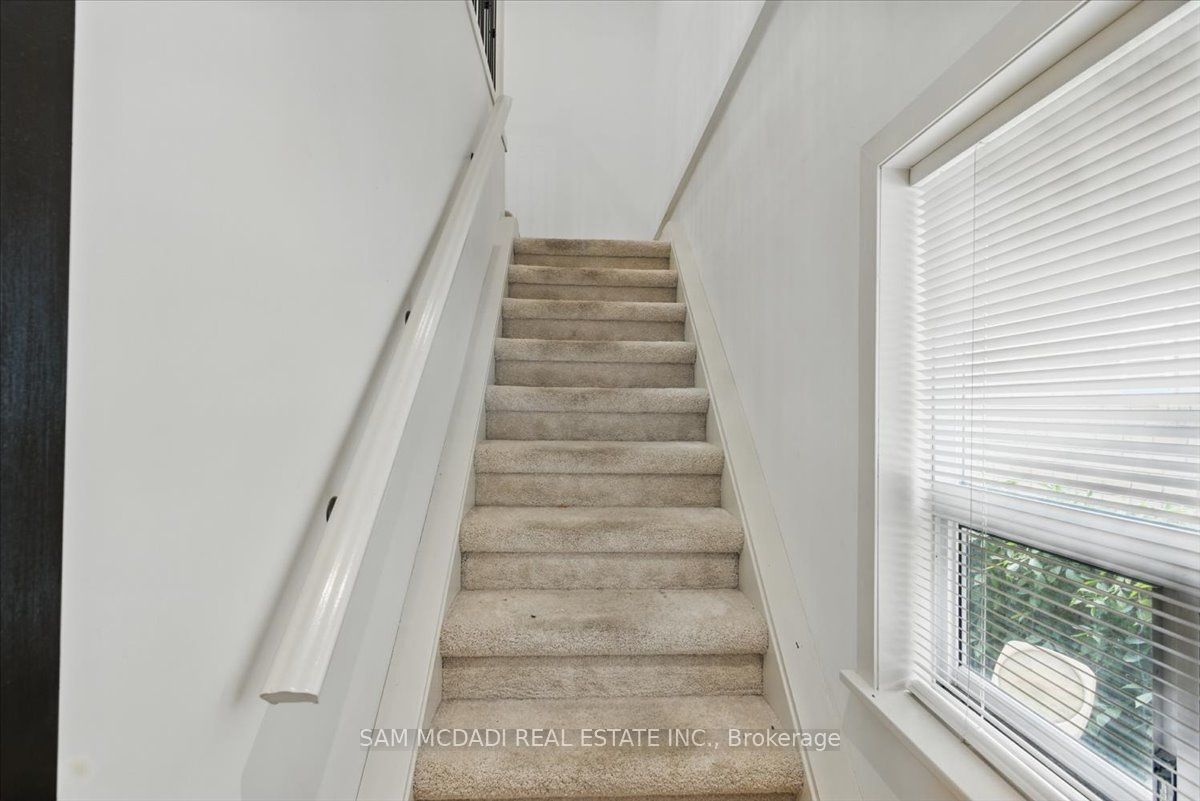 62 Maple Avenue S Property Photo 14