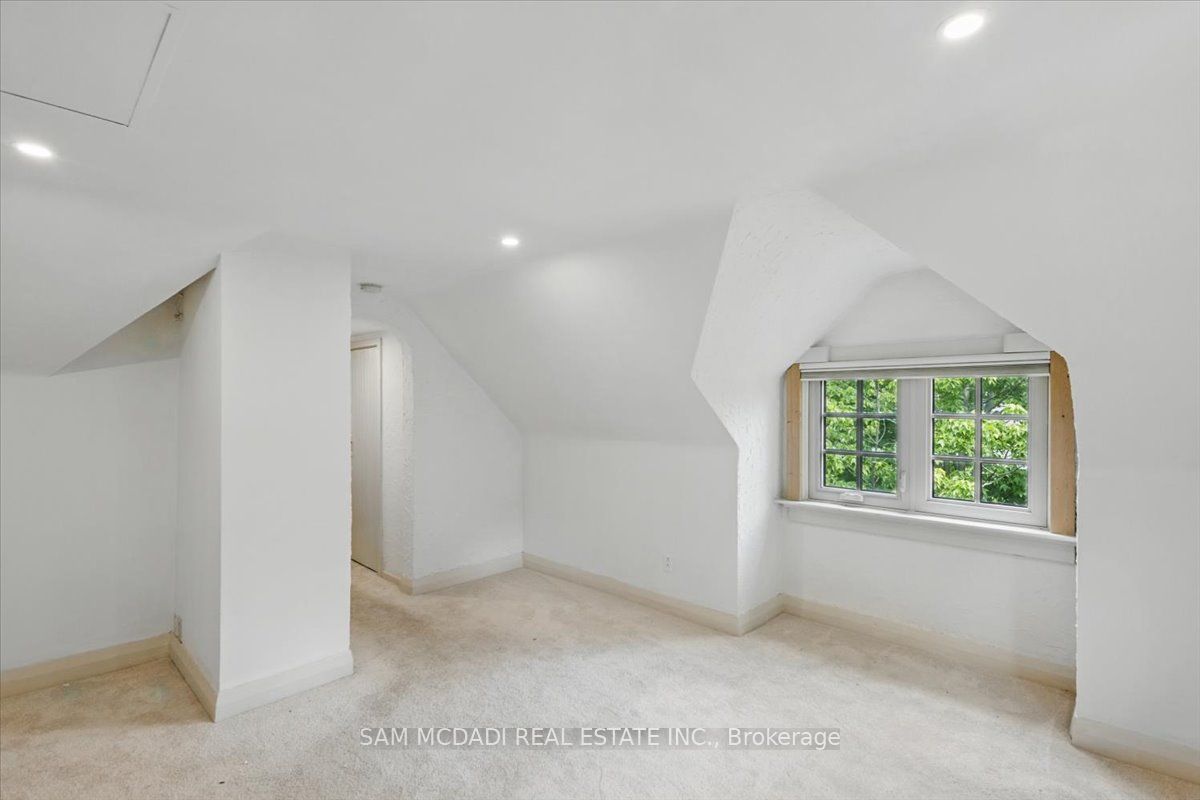 62 Maple Avenue S Property Photo 15
