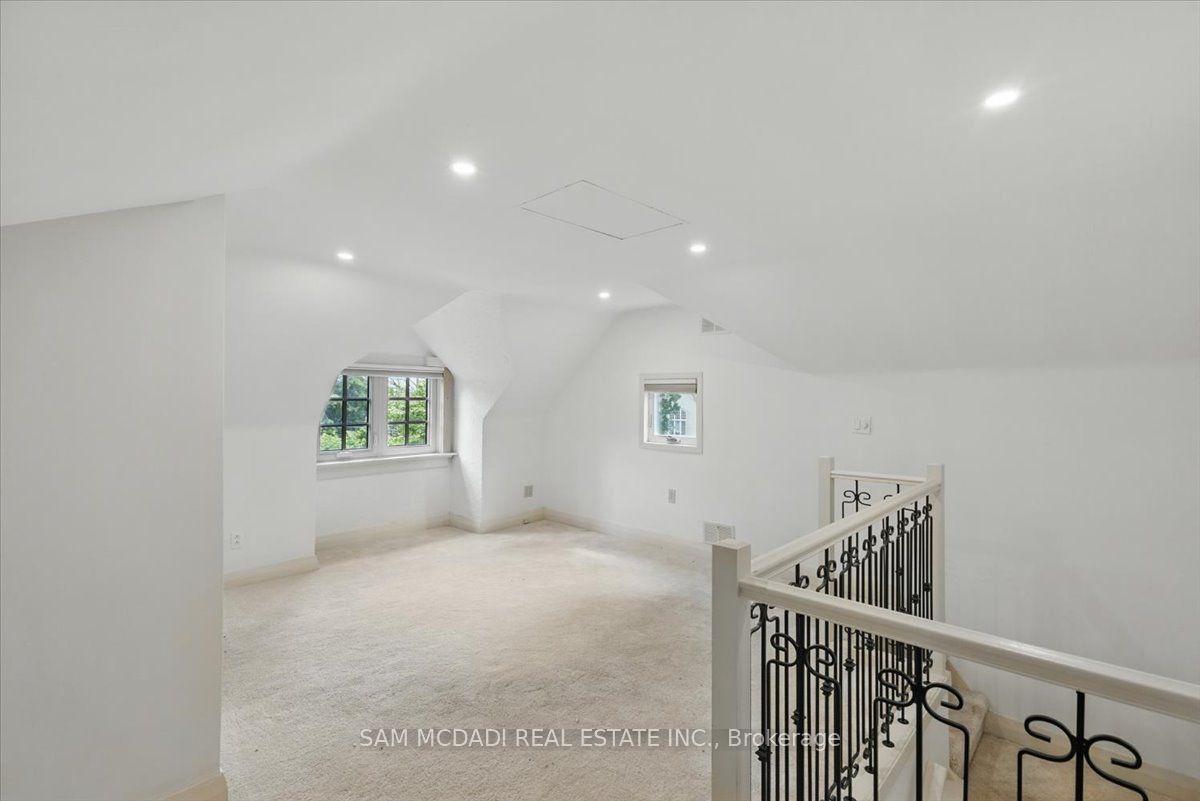 62 Maple Avenue S Property Photo 16