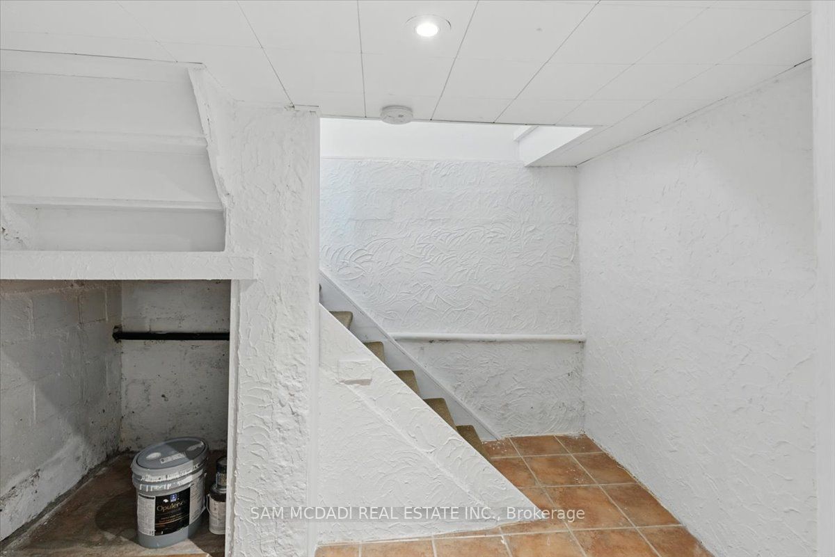 62 Maple Avenue S Property Photo 24