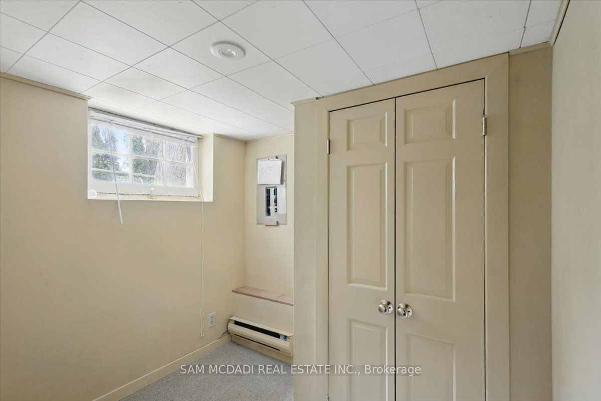 62 Maple Avenue S Property Photo 32
