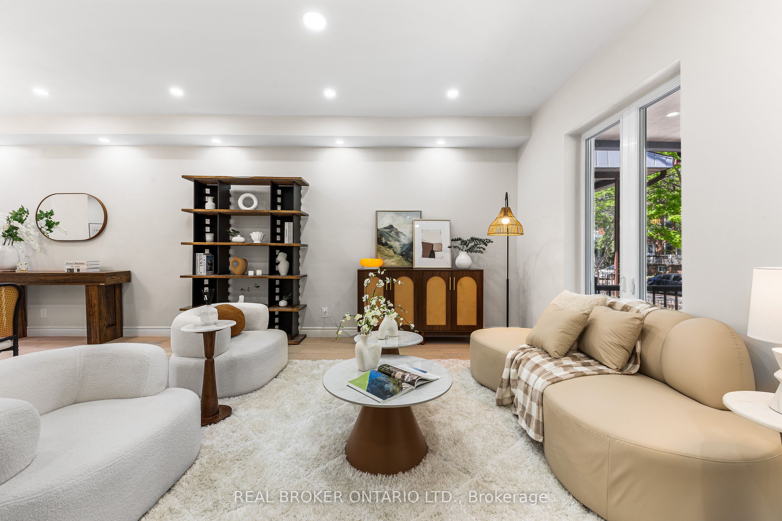 806 Gladstone Avenue