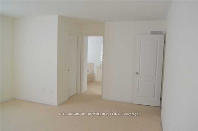36 Denali Crescent Property Photo 15