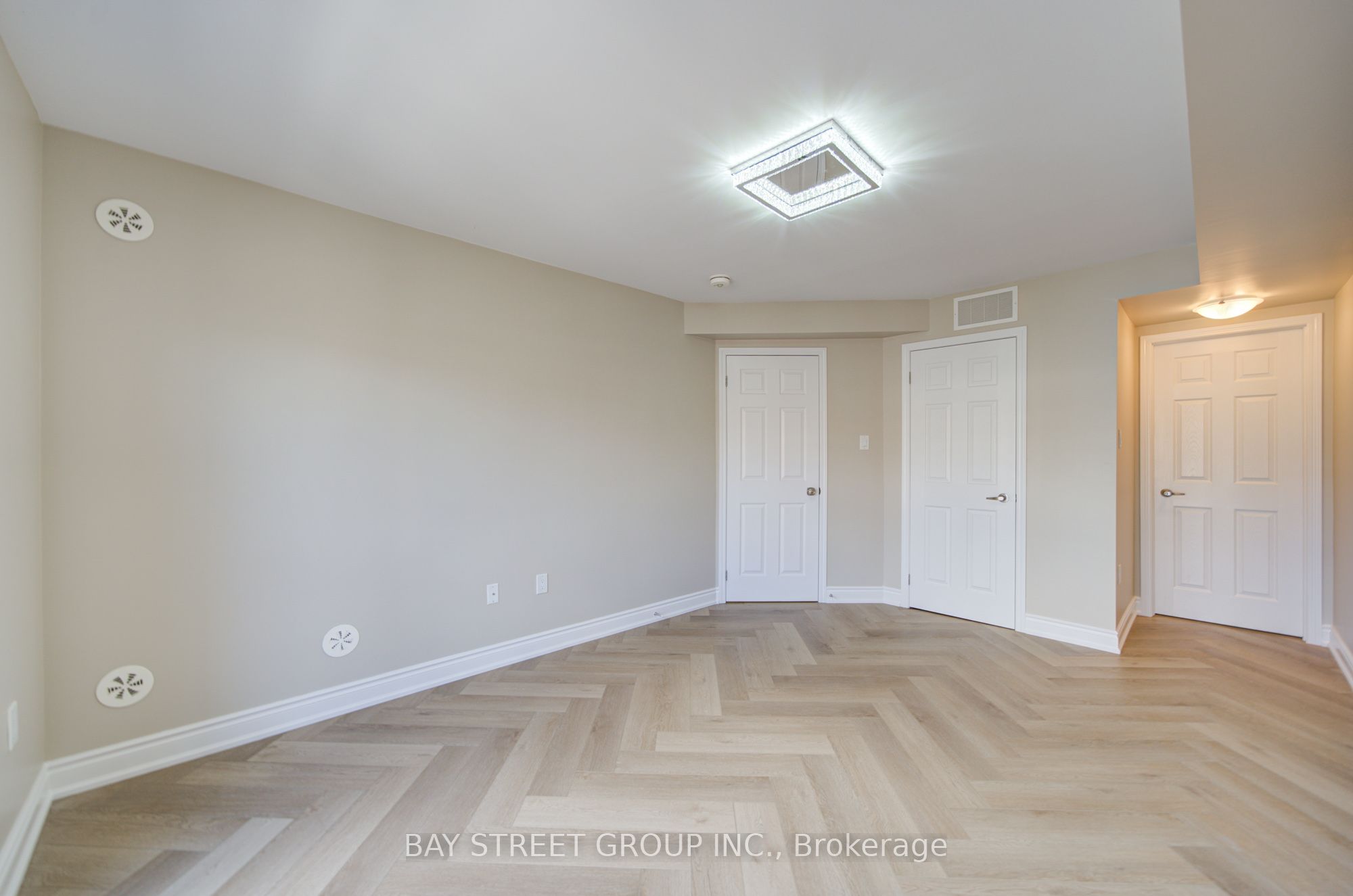 626 Rexdale Boulevard 3 Property Photo 27