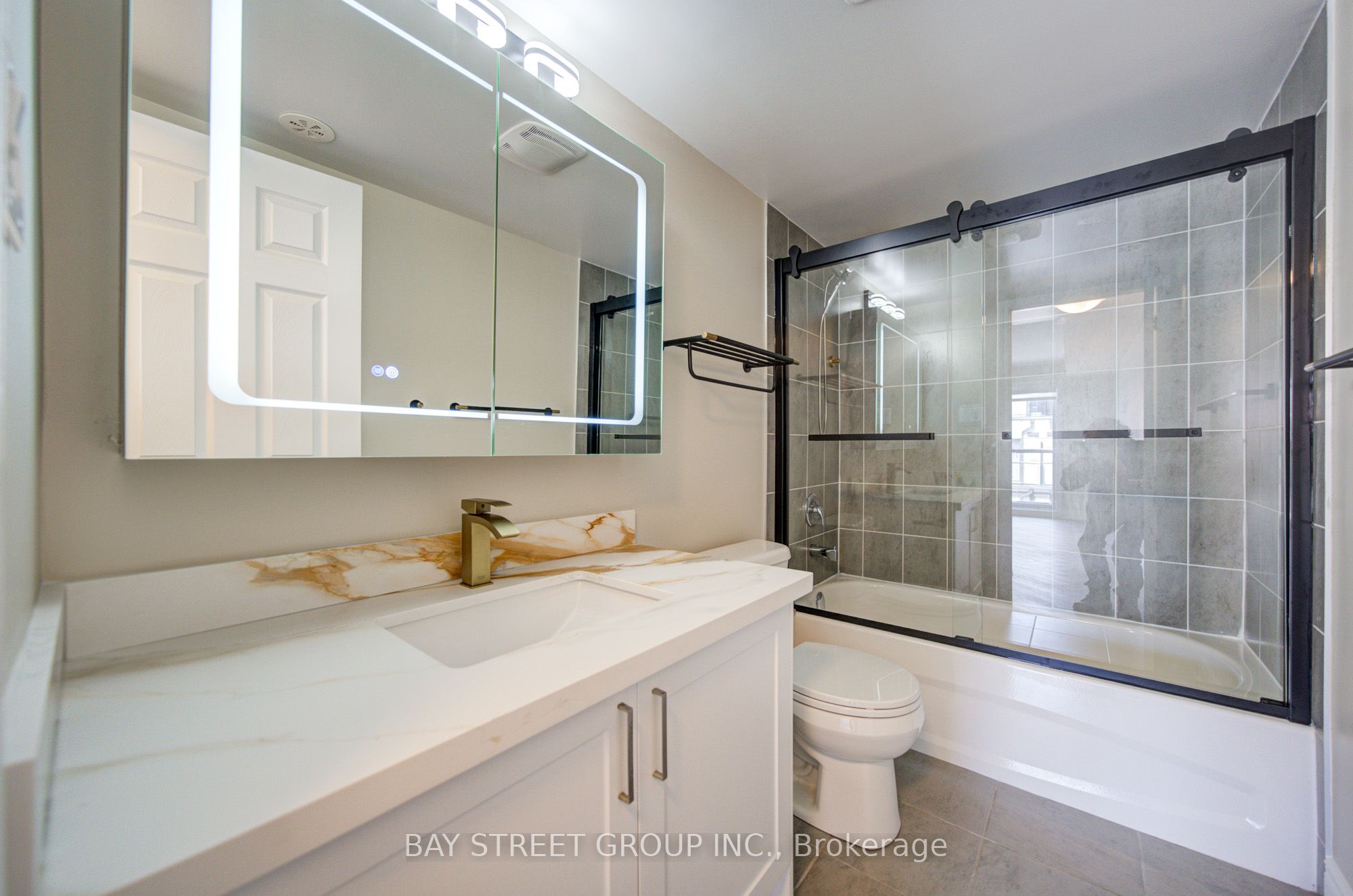 626 Rexdale Boulevard 3 Property Photo 29