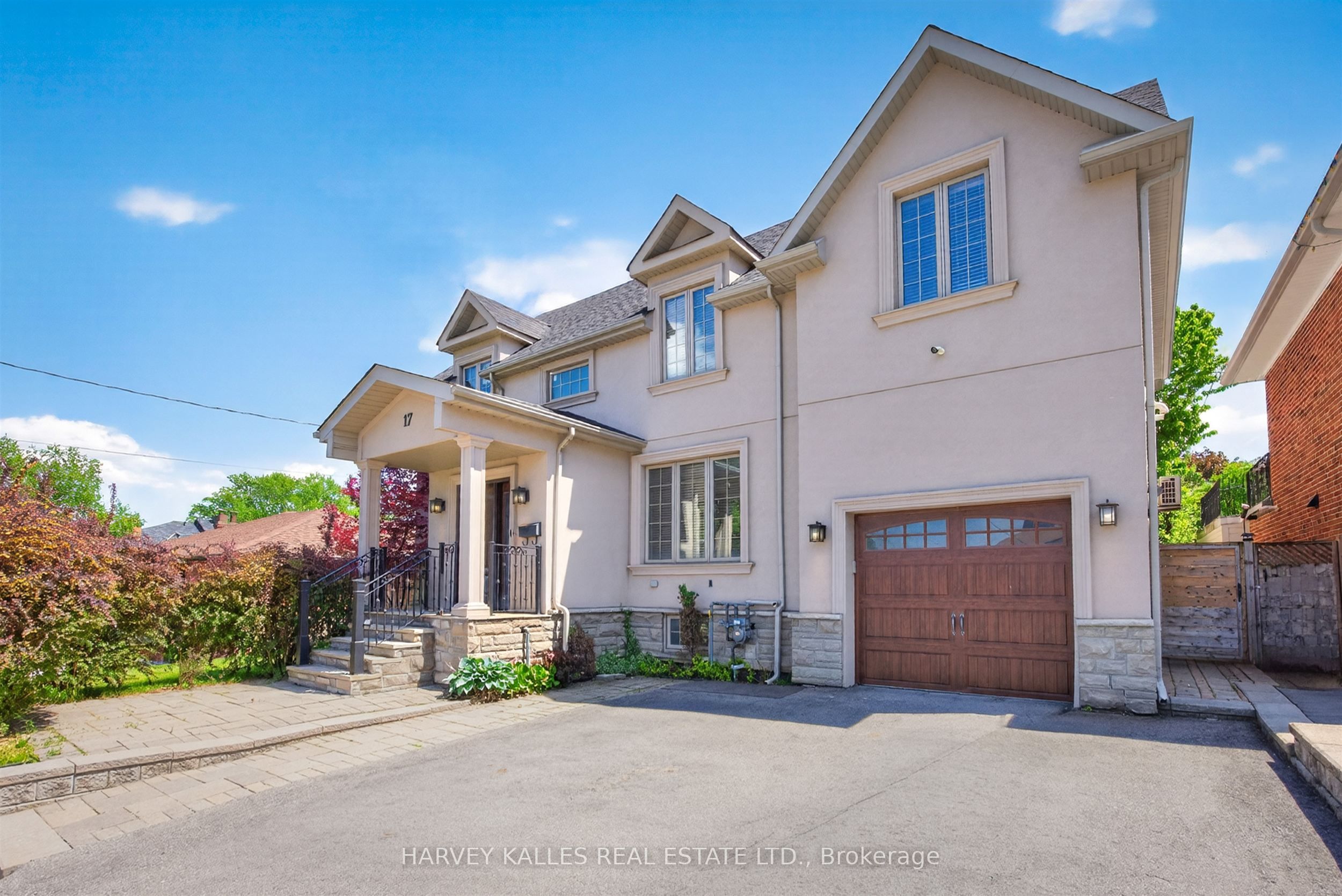 17 Lockheed Boulevard Property Photo 1